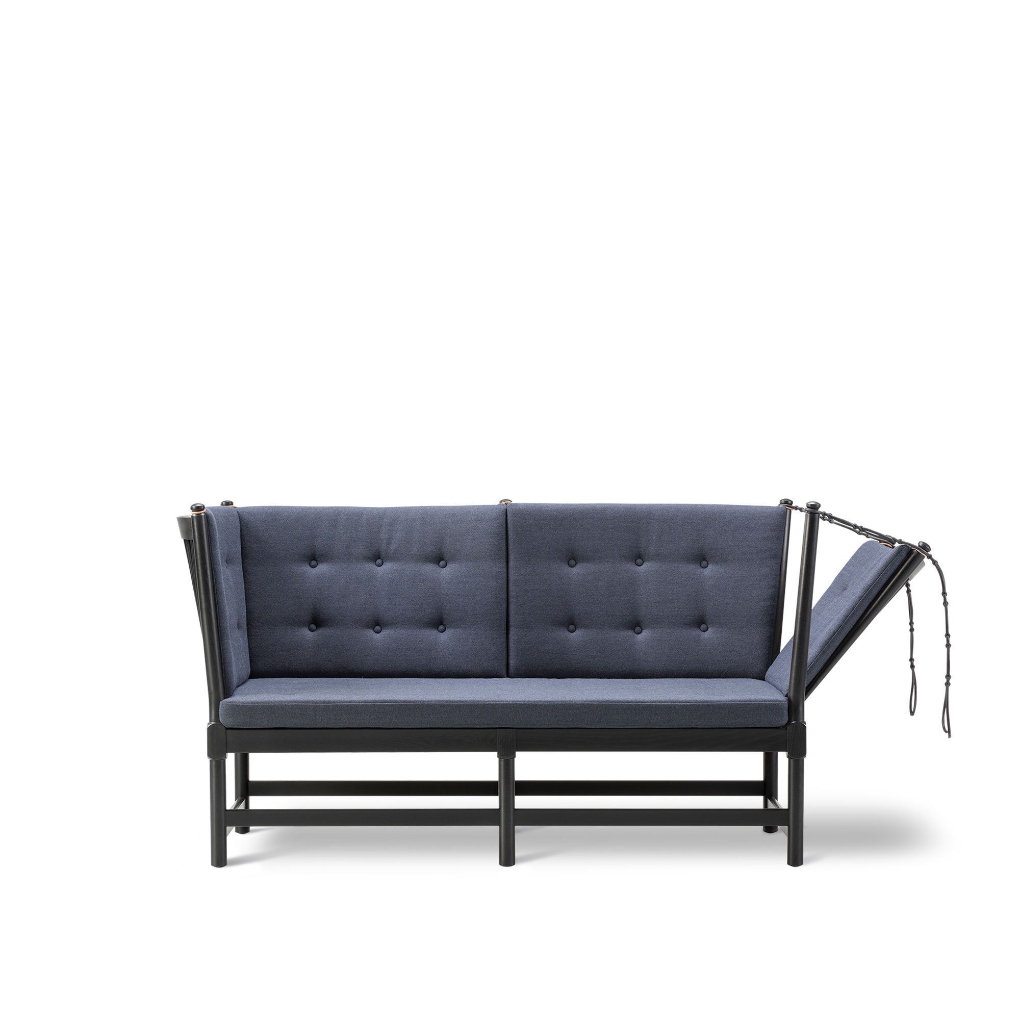 Fredericia Furniture - The Spoke-Back Sofa 2 Seater, Svartlackerad ek, Tyg 1, 5201 Capture - Soffor - Børge Mogensen - Blå | Möbler - Soffor Och Dagbäddar - Soffor | Möbelexperten