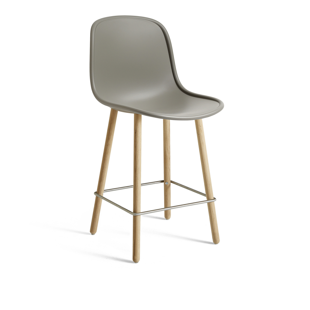 HAY - Neu12 Bar Stool Low, Stainless Steel Footrest, Seat Mud Grey, Base WB Lacquered Solid Oak - Barstolar & barpallar - Grå - Metall/Trä/Plast