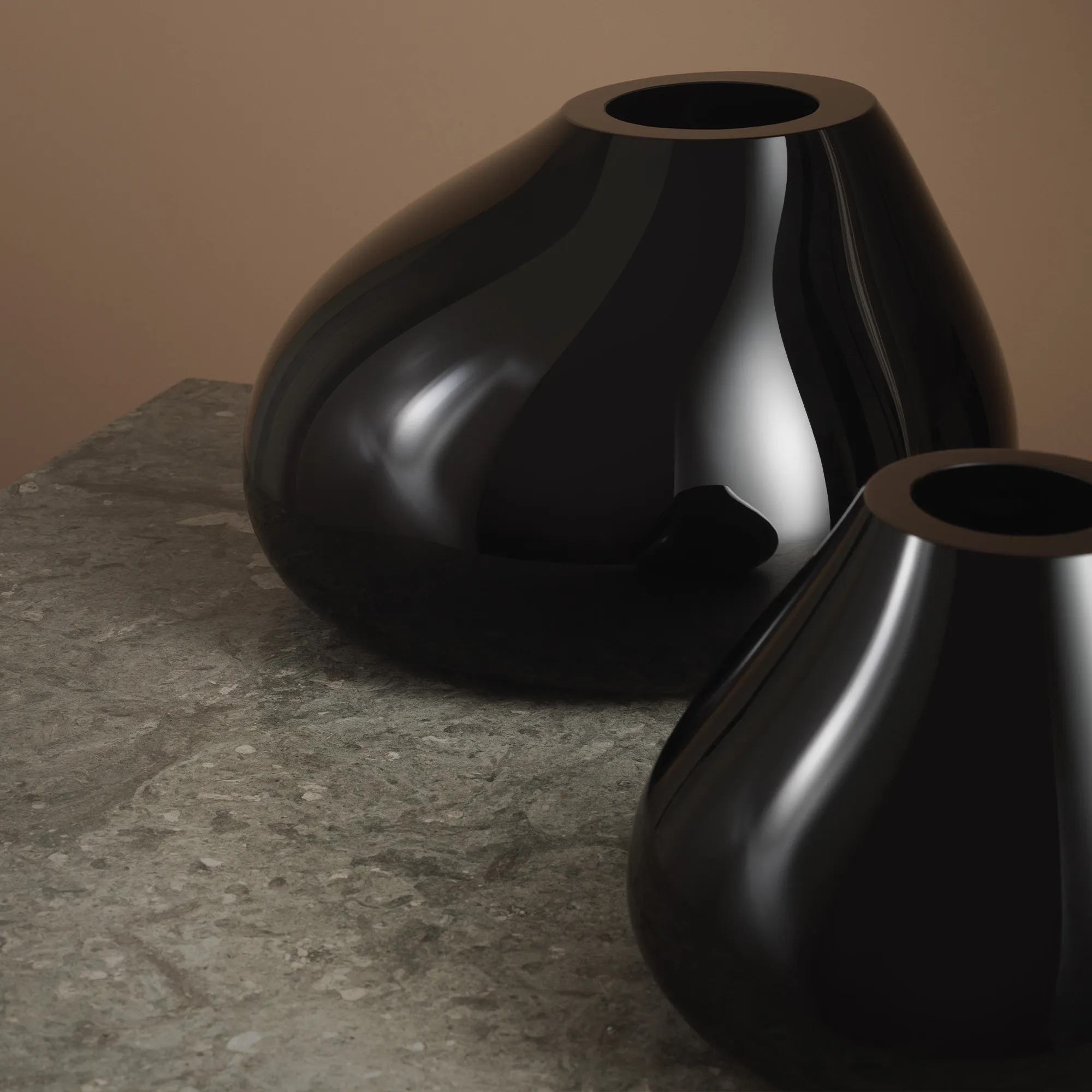 Ebon Vase Black