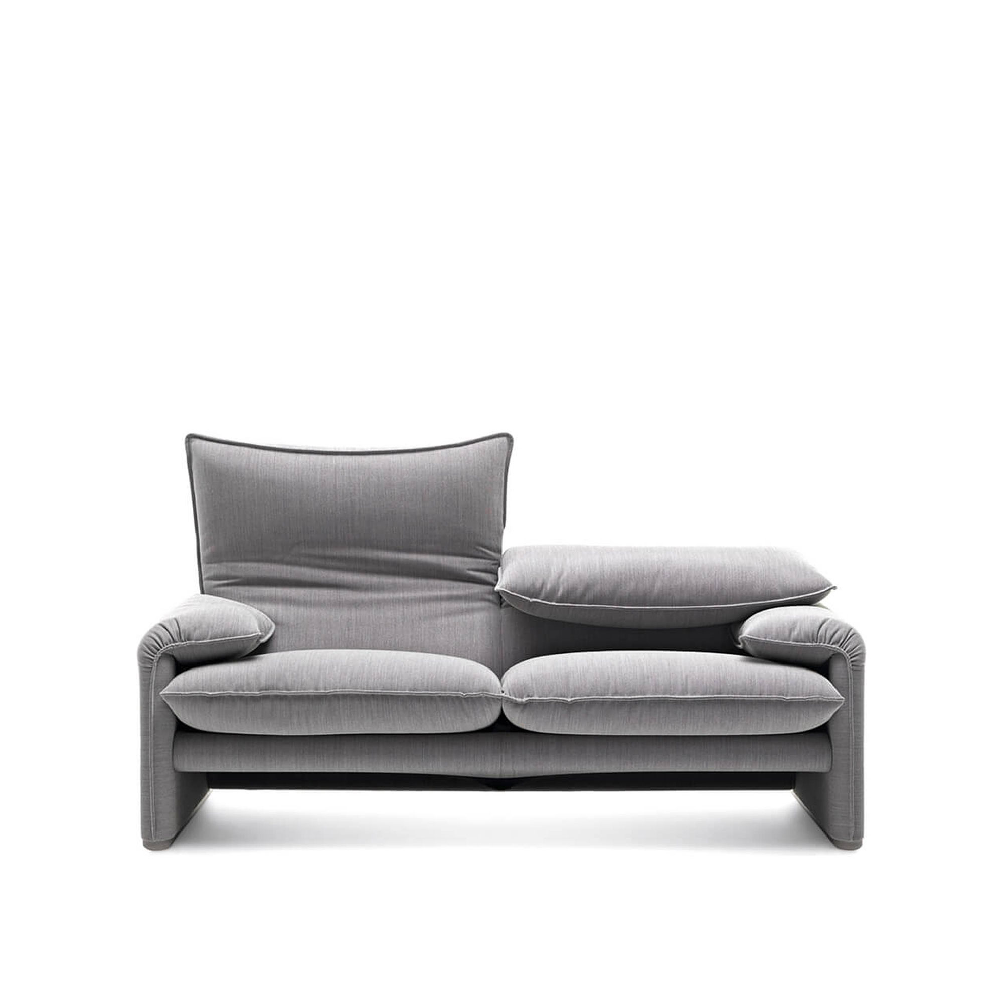 Cassina - 675 Maralunga 40 2-sits, Tyg: Kat. E Savana - 13E392  - Soffor - designer_vico_magistretti - Grå