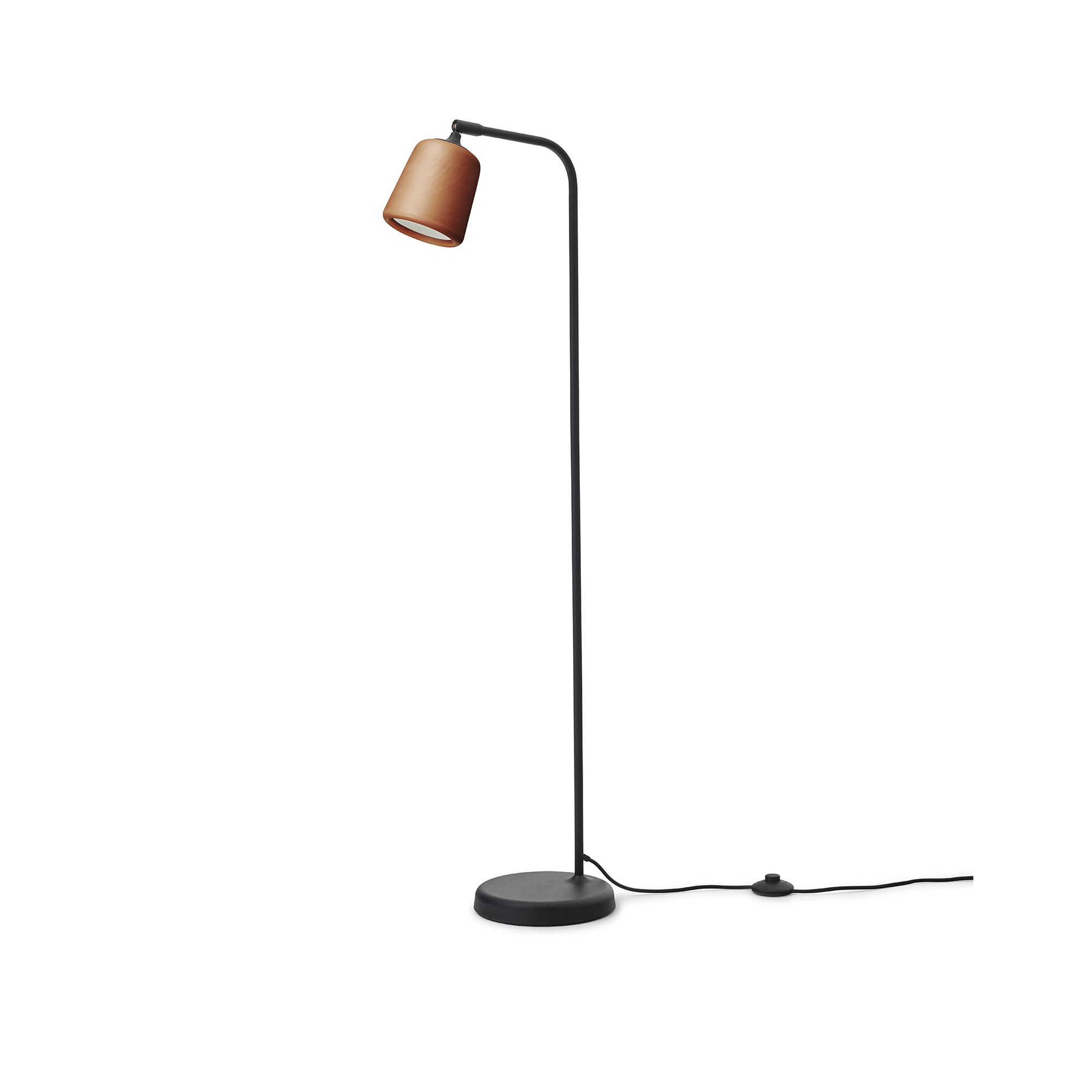 New Works - Material Floor Lamp, Terracotta - Läslampor - Noergaard & Kechayas - Brun