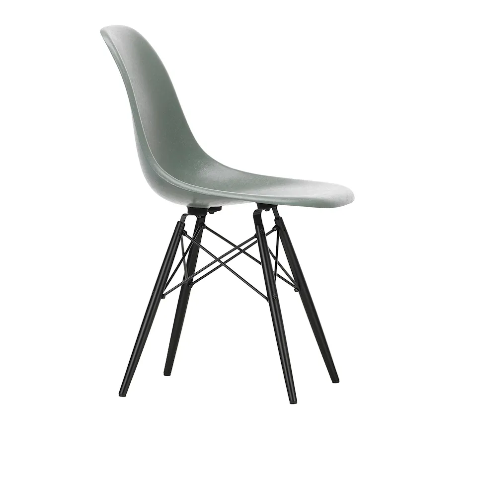 Eames Fiberglass Chair DSW stol Black Maple