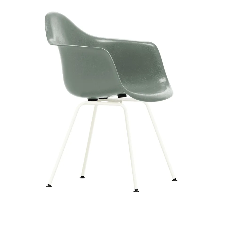 Eames Fiberglass Armchair DAX karmstol White