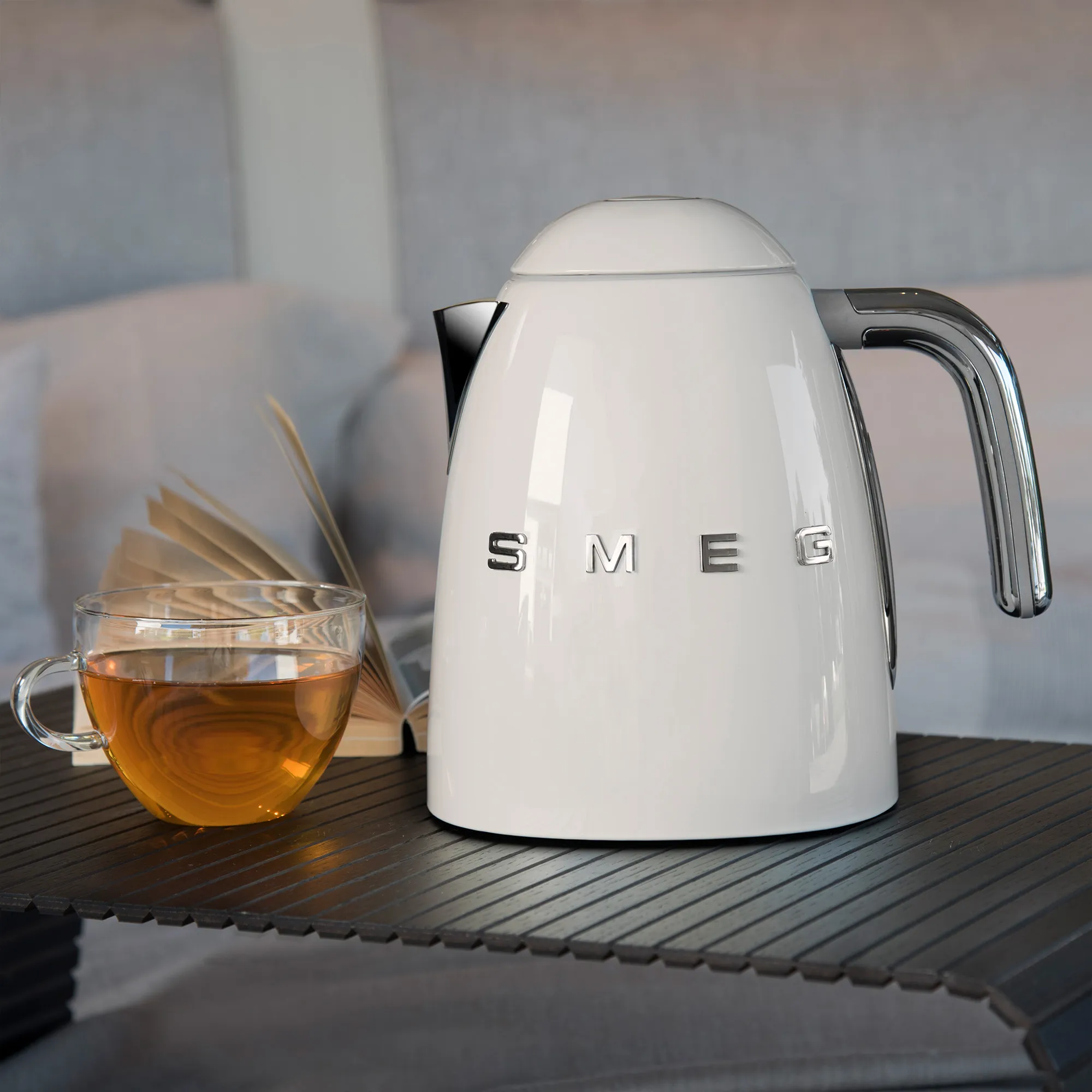 Smeg Variable Temperature Kettle Cream