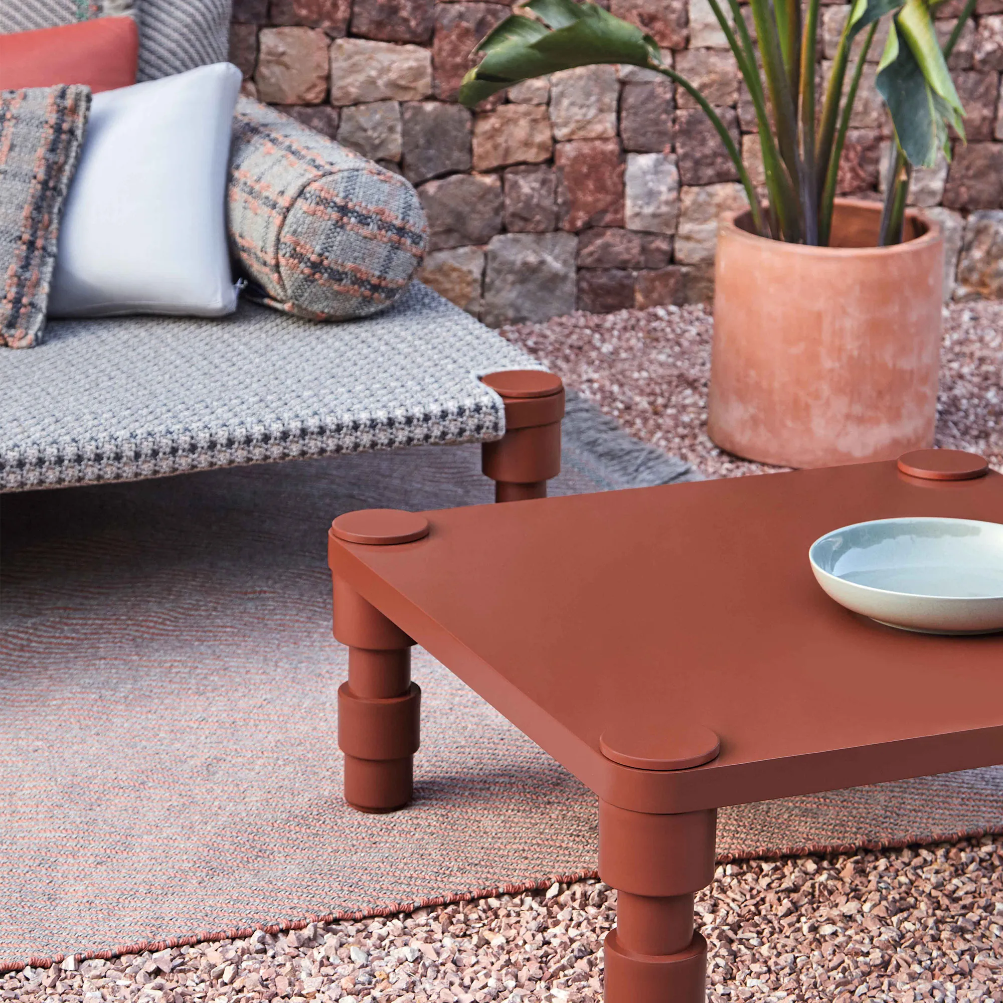 Garden Layers Single Indian Bed - Gofre Terracotta