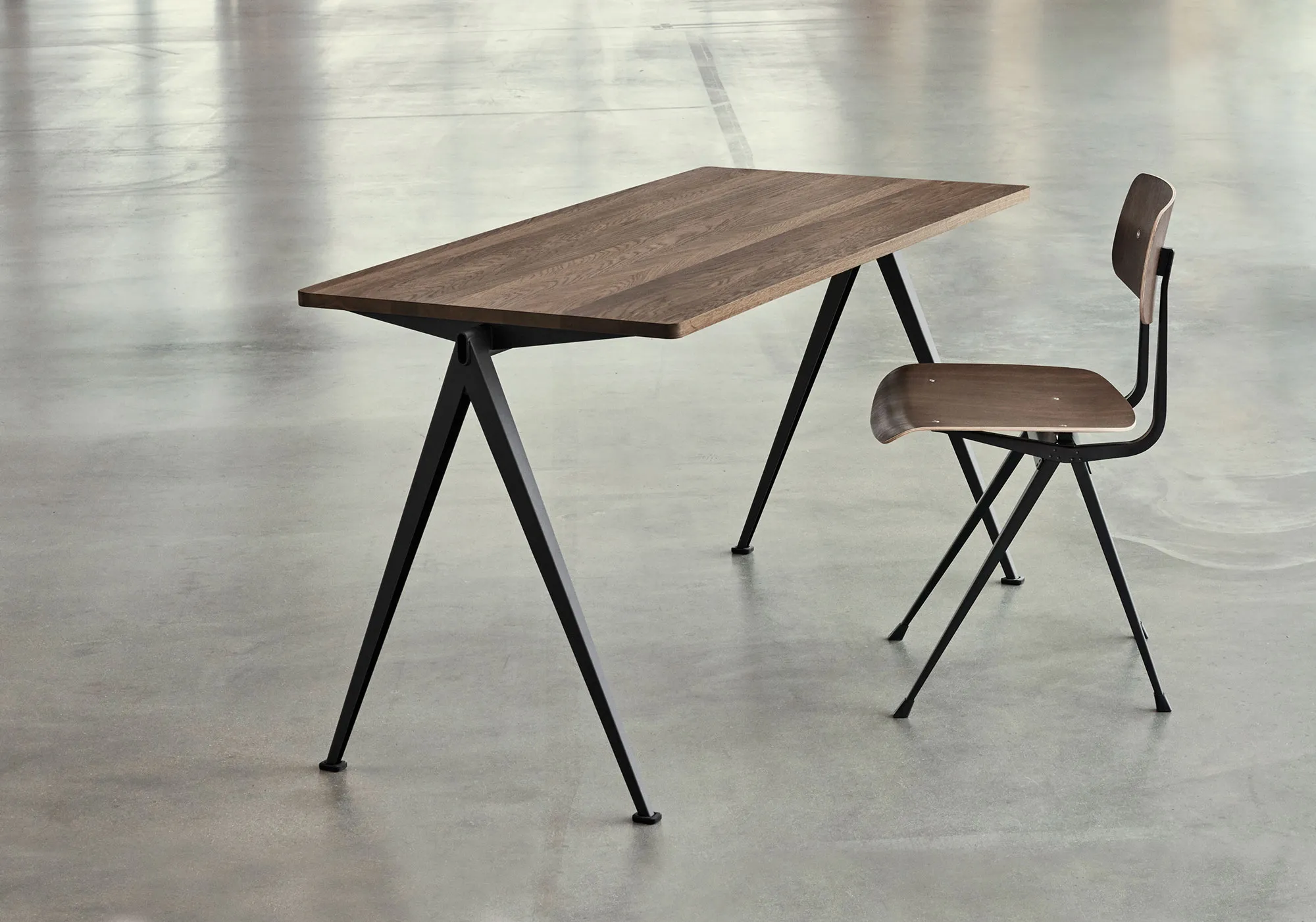 Pyramid bord 01 75 x 140 cm Black