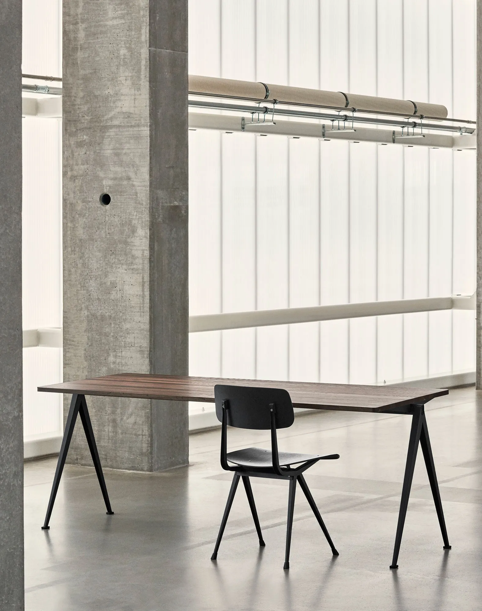 Pyramid bord 01 75 x 140 cm Black