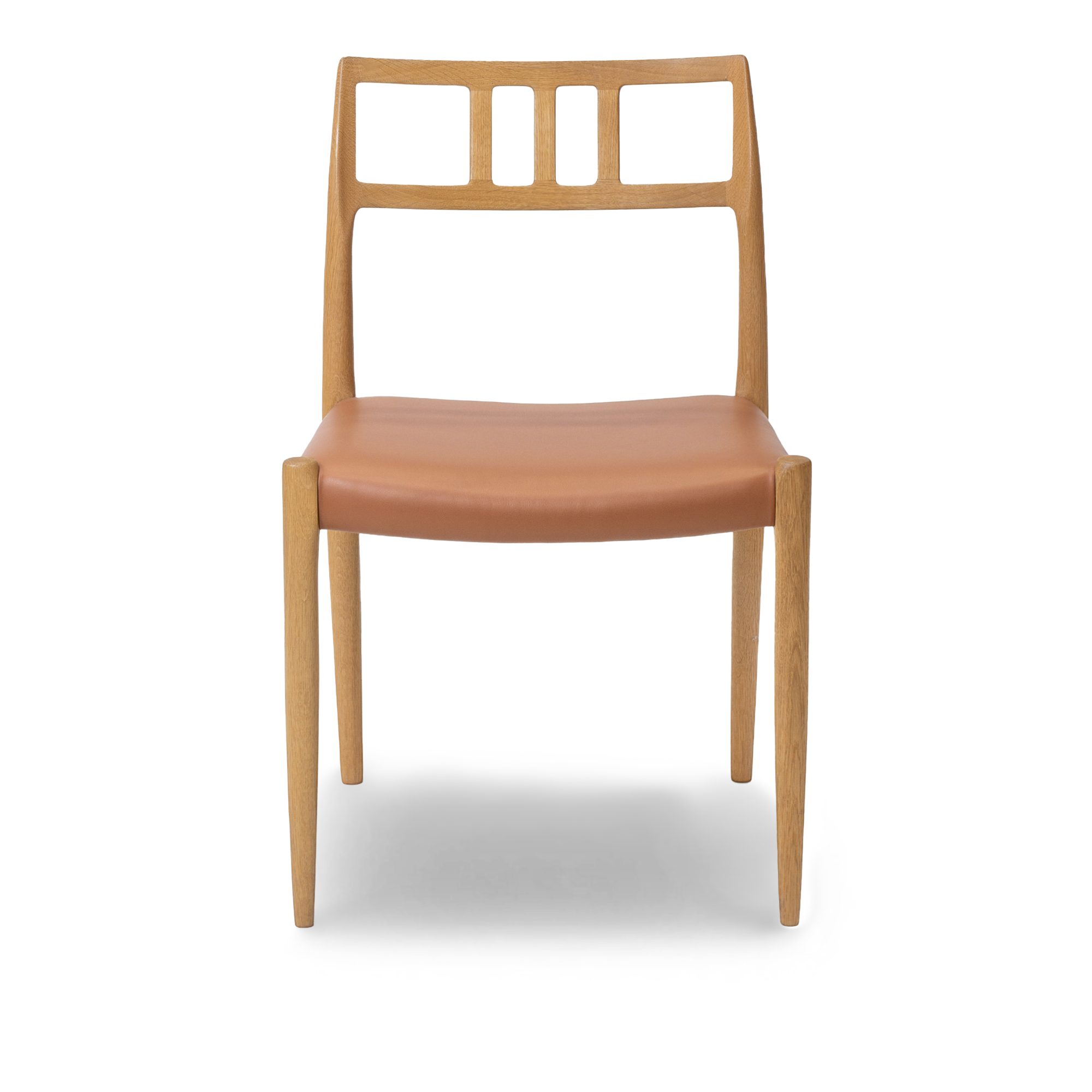 J.L. Møller - Model 79 dining chair Oak, Lacq, Leather – Roma Cognac - Matstolar - Niels Otto Møller - Orange - Läder/Trä | Möbler - Stolar Och Pallar - Matstolar | Möbelexperten