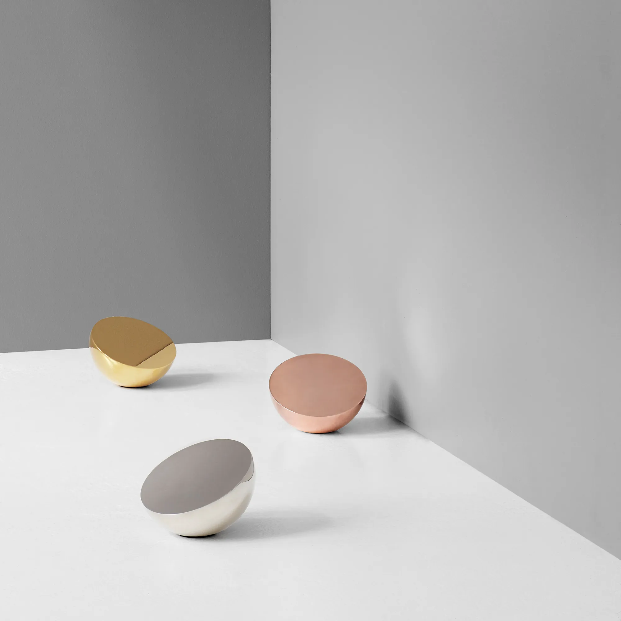Aura Table Mirror