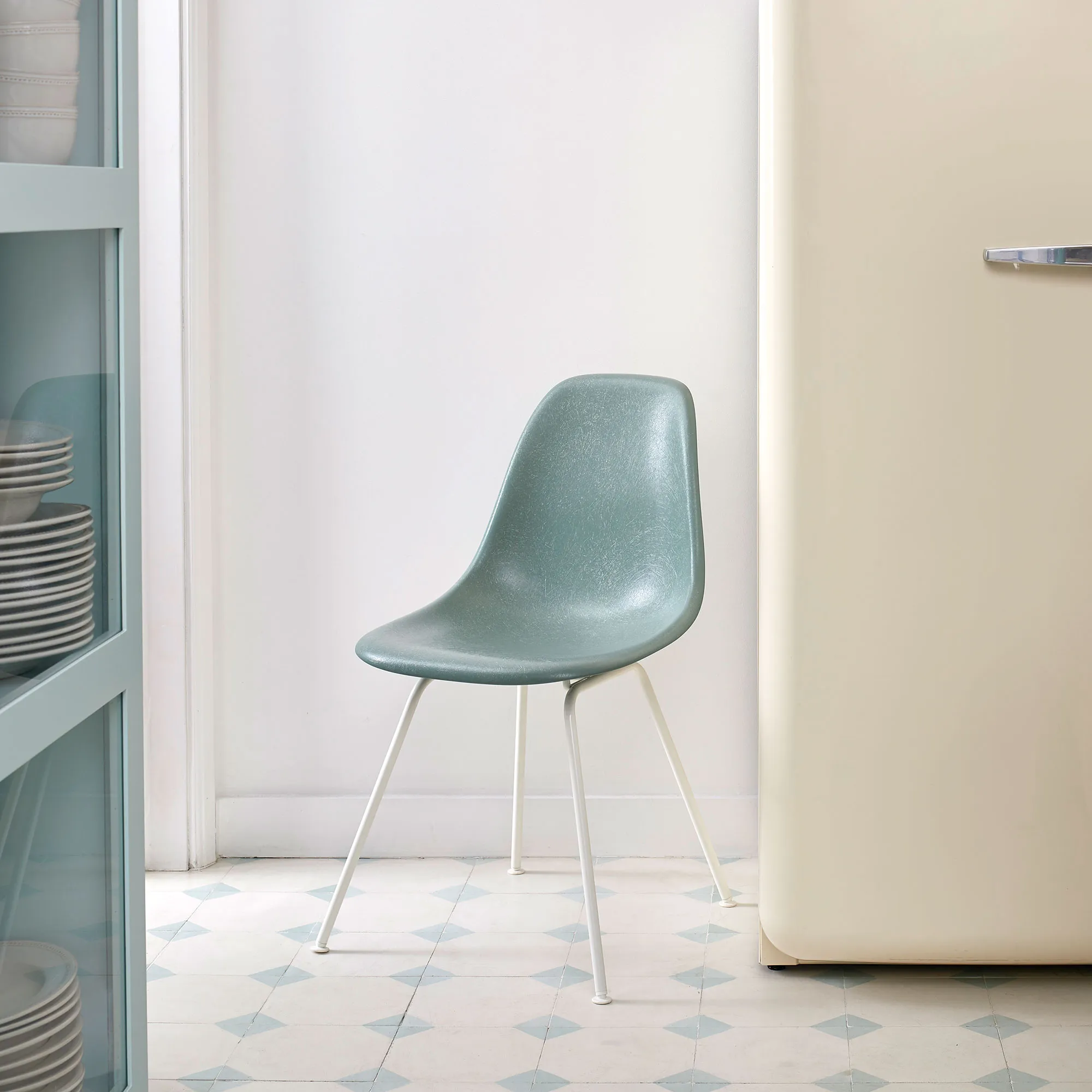 Eames Fiberglass Chair DSX stol Chrome