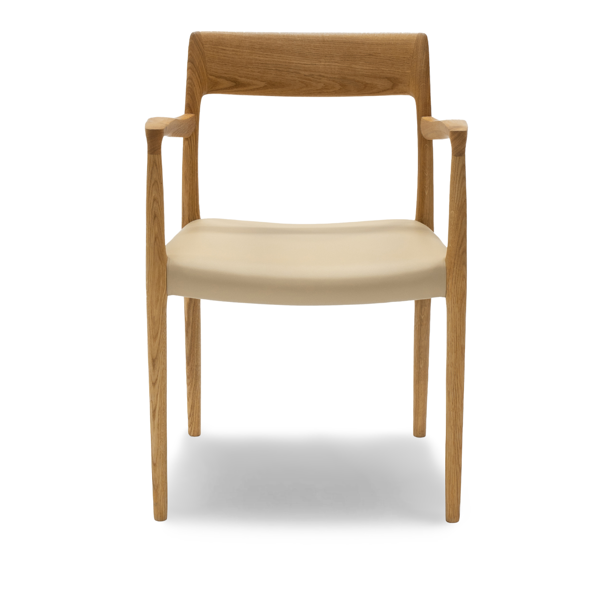 J.L. Møller - Model 57 dining chair Oak, Oil, Leather – Roma 914 - Matstolar - Niels Otto Møller - Beige - Läder/Trä | Möbler - Stolar Och Pallar - Matstolar | Möbelexperten