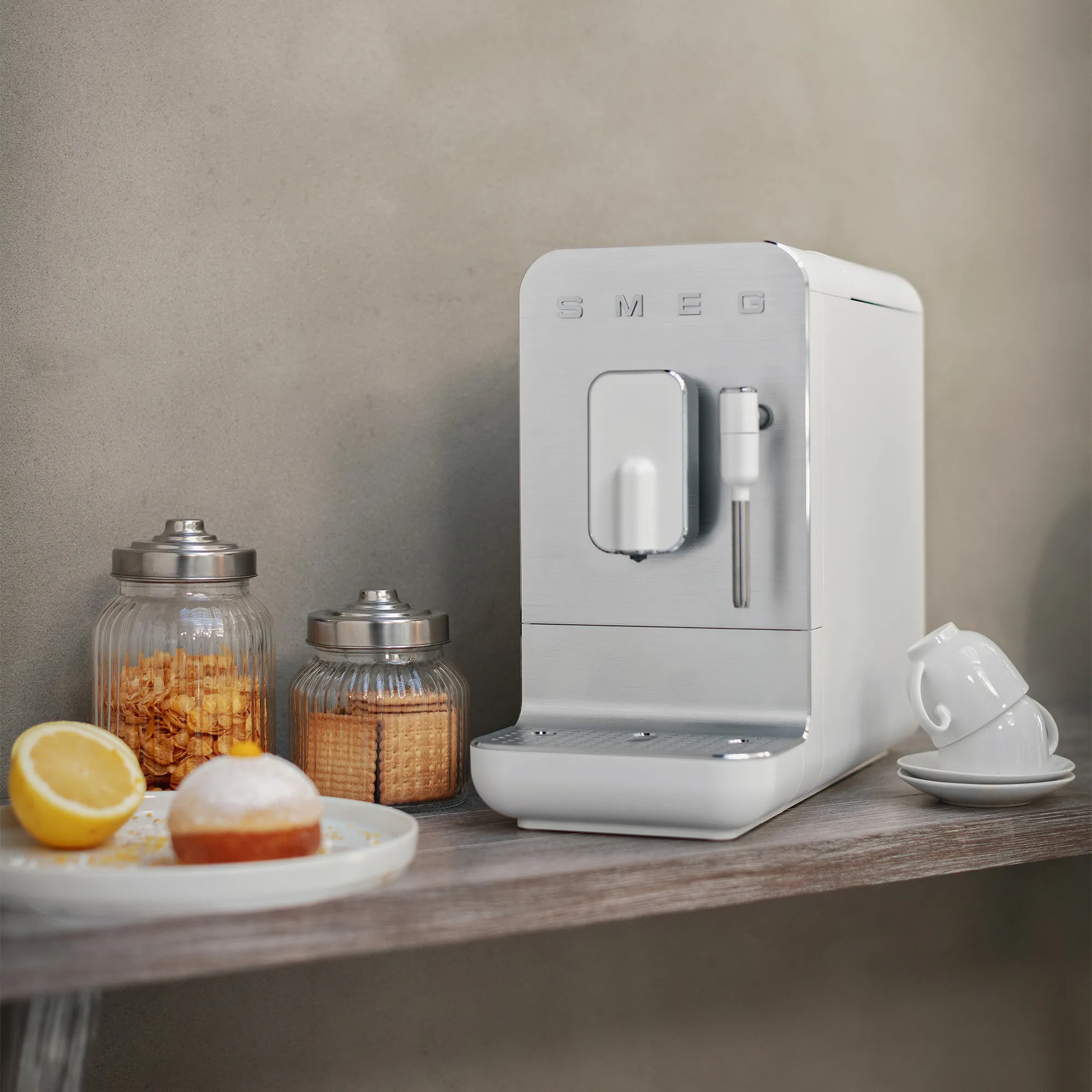 Smeg Automatic Coffee Machine With Steam Wand White