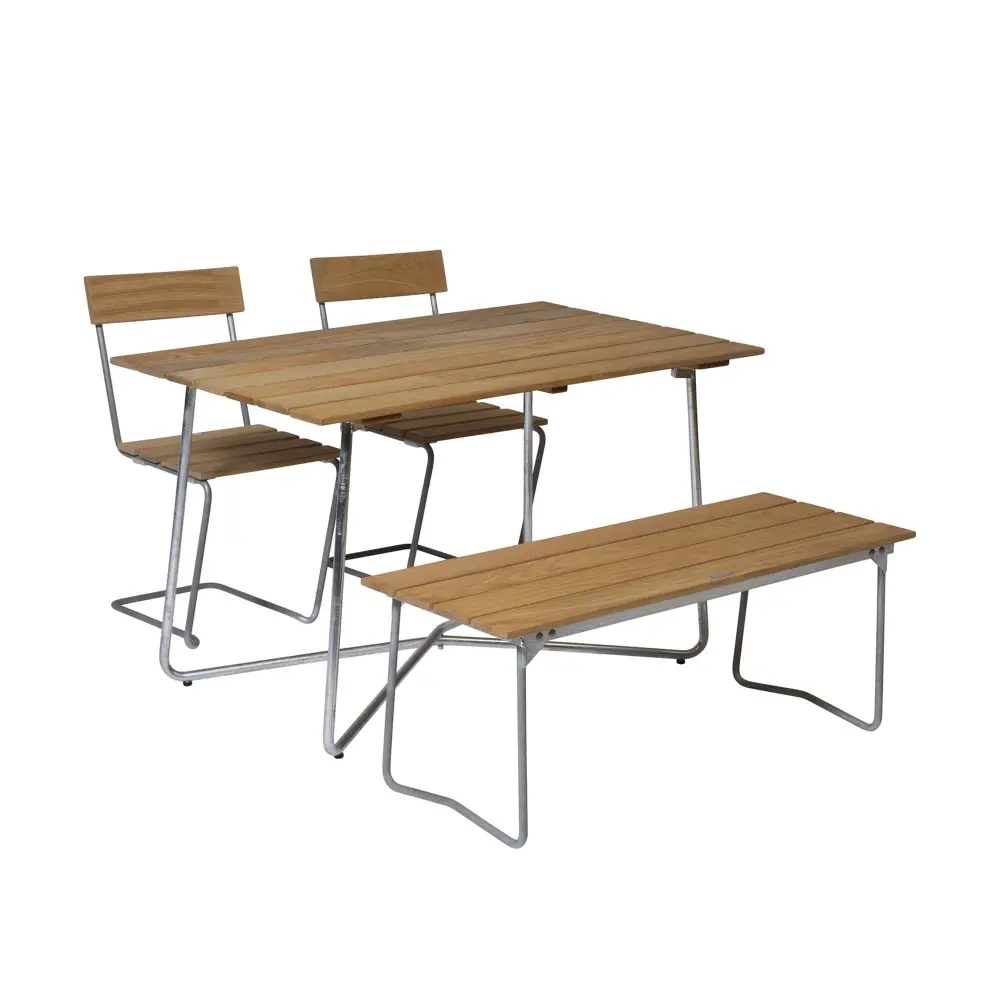 Klassisk spisegruppe med B25A bord, benk 8 og 2 stoler 1