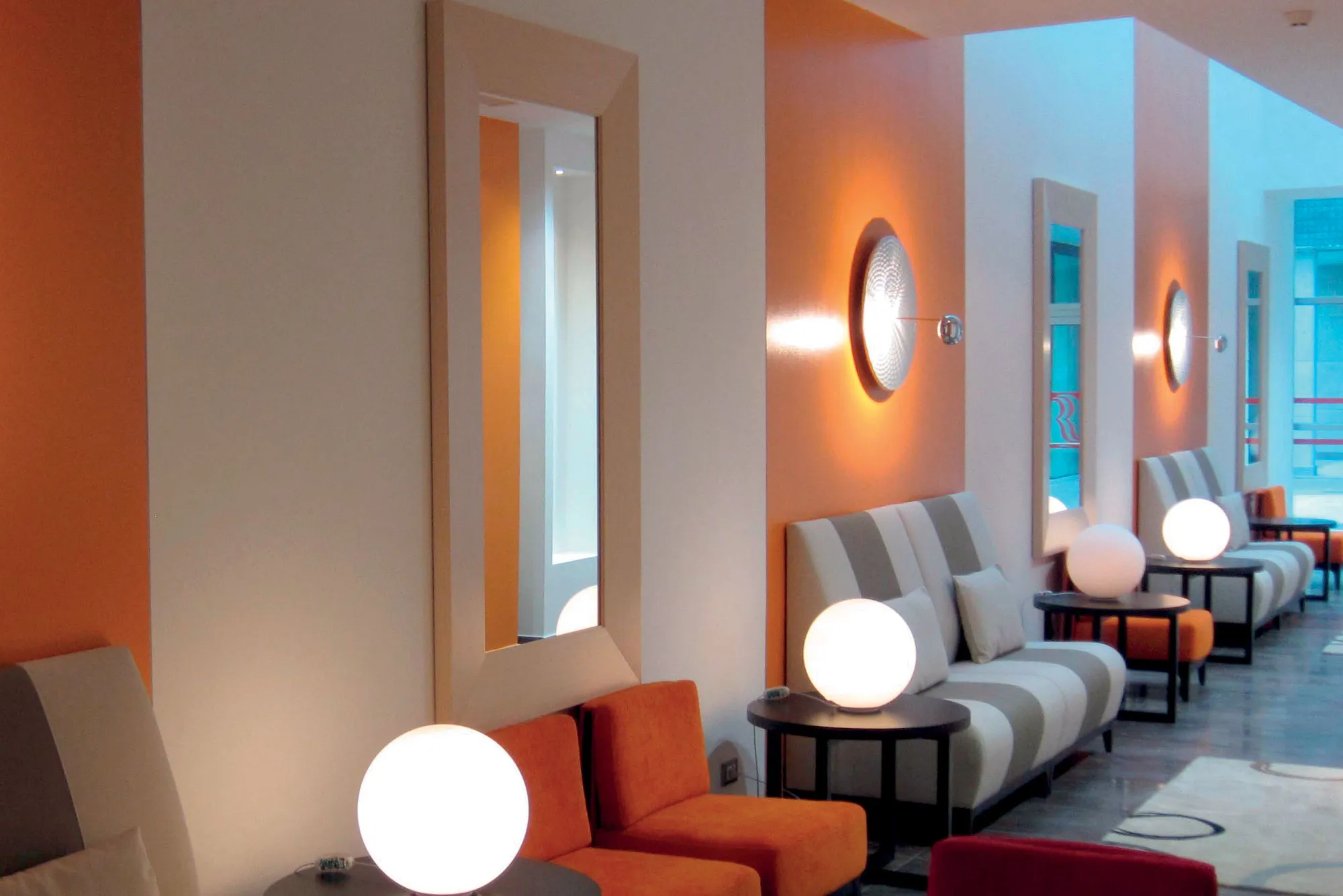 Droplet Mini vegg-/taklampe