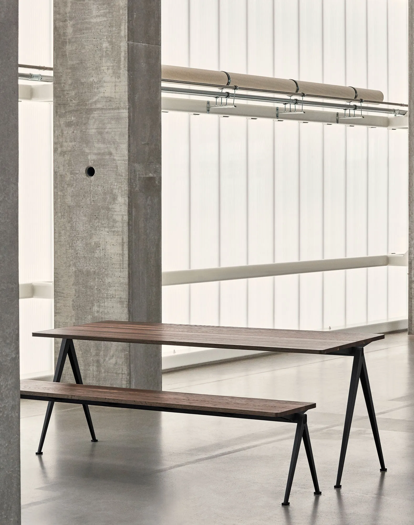 Pyramid bord 01 75 x 140 cm Black