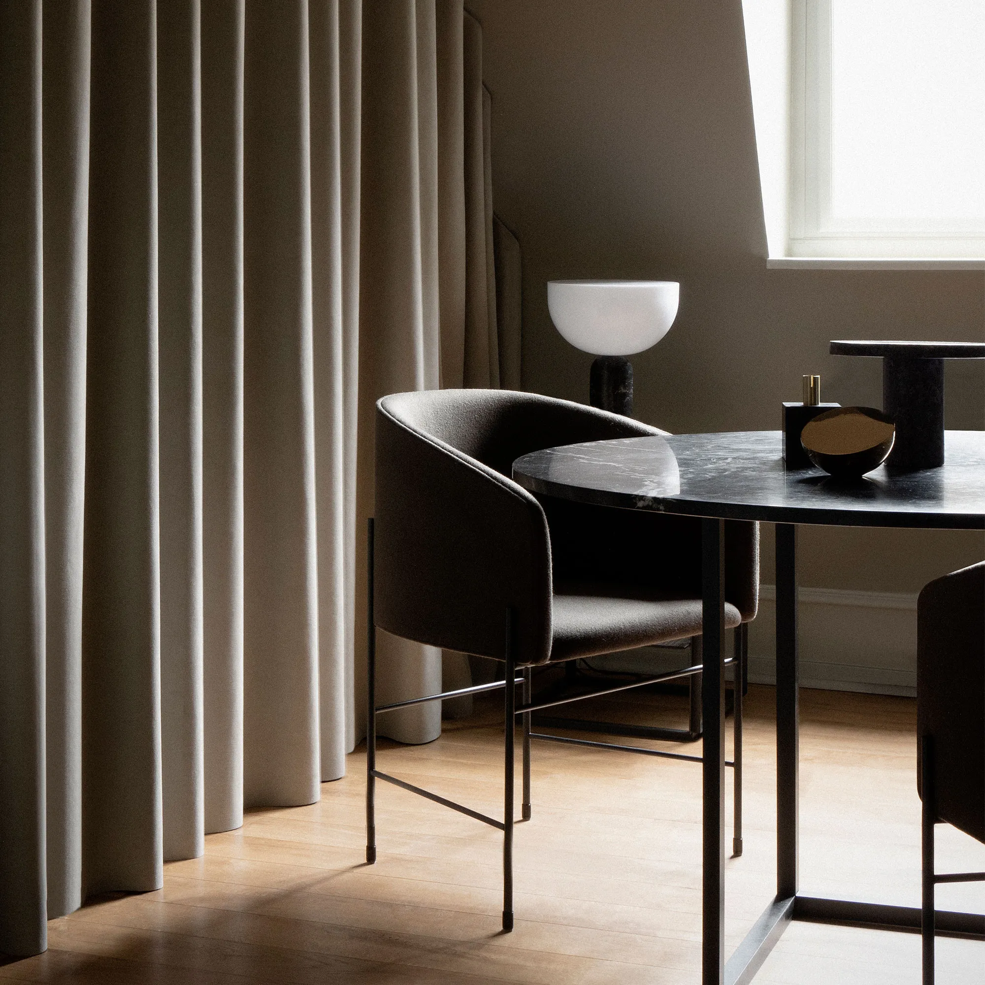 Florence Dining Table - Ø145
