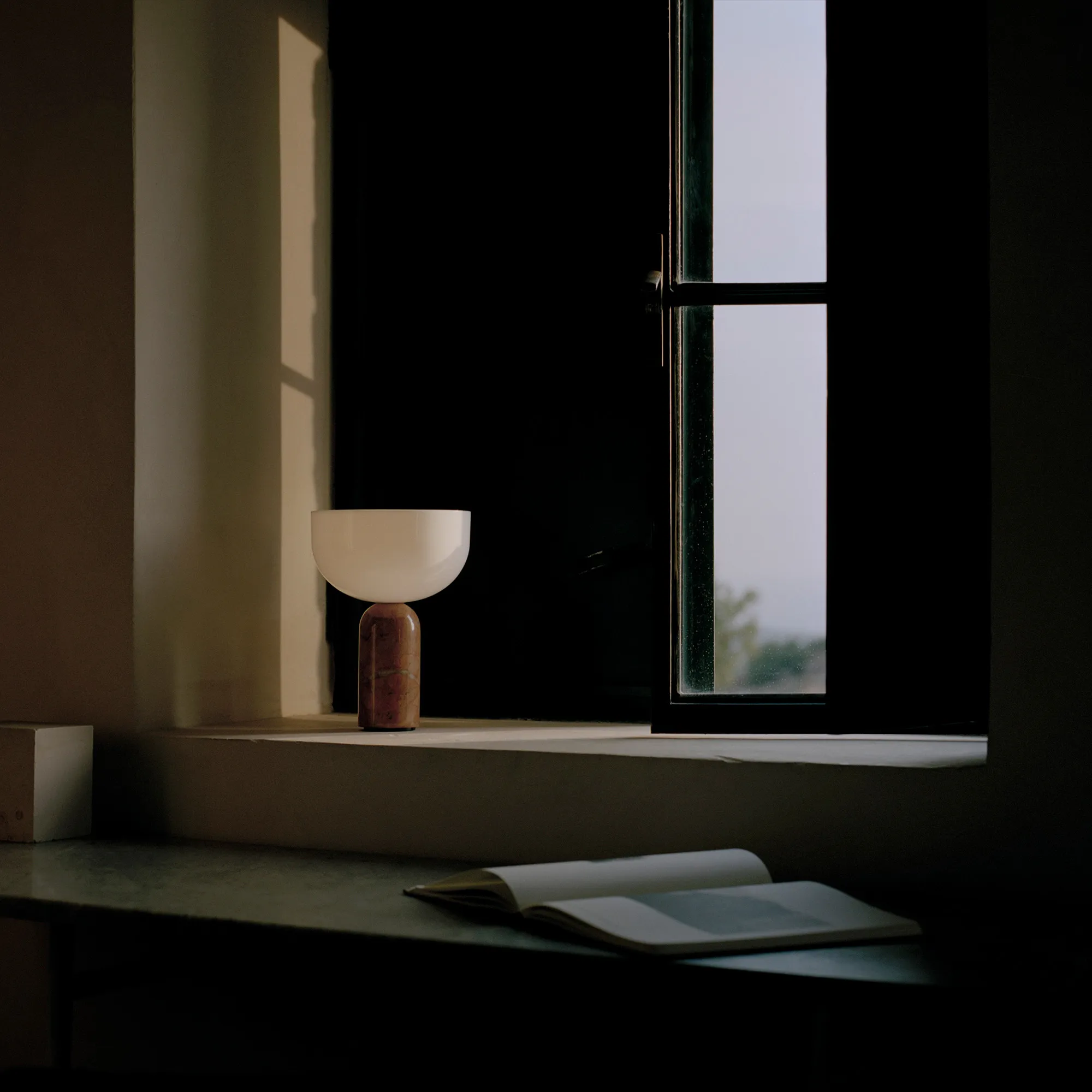 Kizu Table Lamp Portable