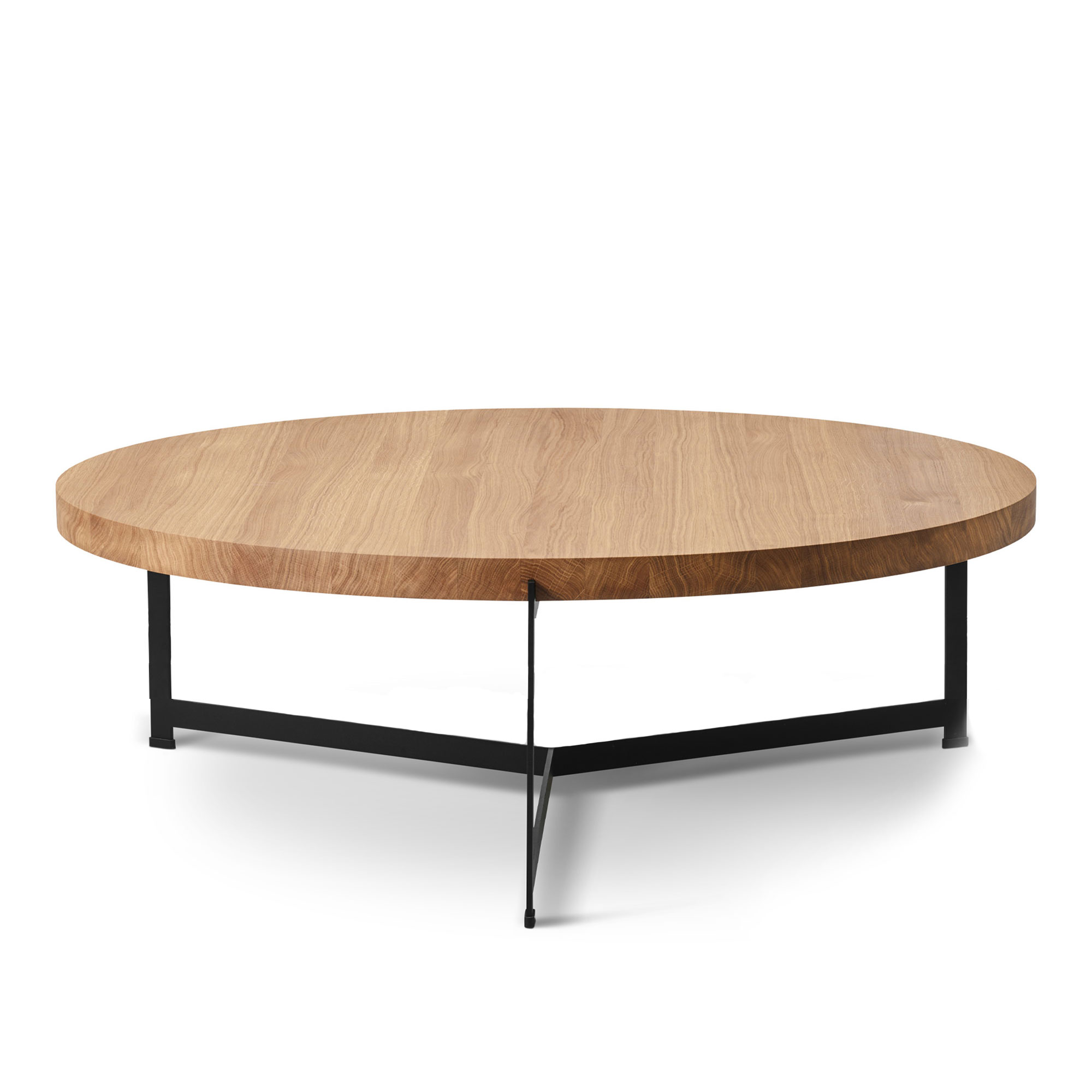 Dk3 - Plateau Coffee Table - Ø 80 cm - Höjd 35 cm, Skiva i Oljad ek, Underrede i Svart pulverlackerat stål - Soffbord - Søren Rose Studio - Träfärgad - Metall/Trä | Möbler - Bord - Soffbord | Möbelexperten