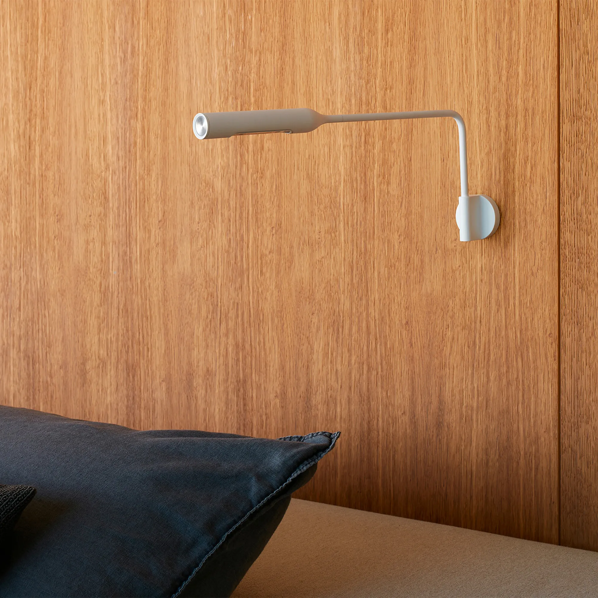 Flo Wall vägglampa Matt White
