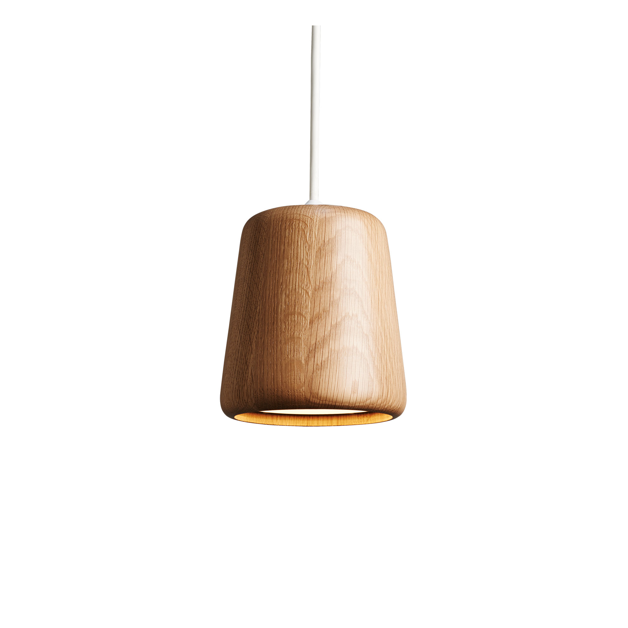 New Works - Material - Pendellampa, Naturlig ek (vit kabel) - Pendellampor - Nørgaard & Kechayas - Träfärgad
