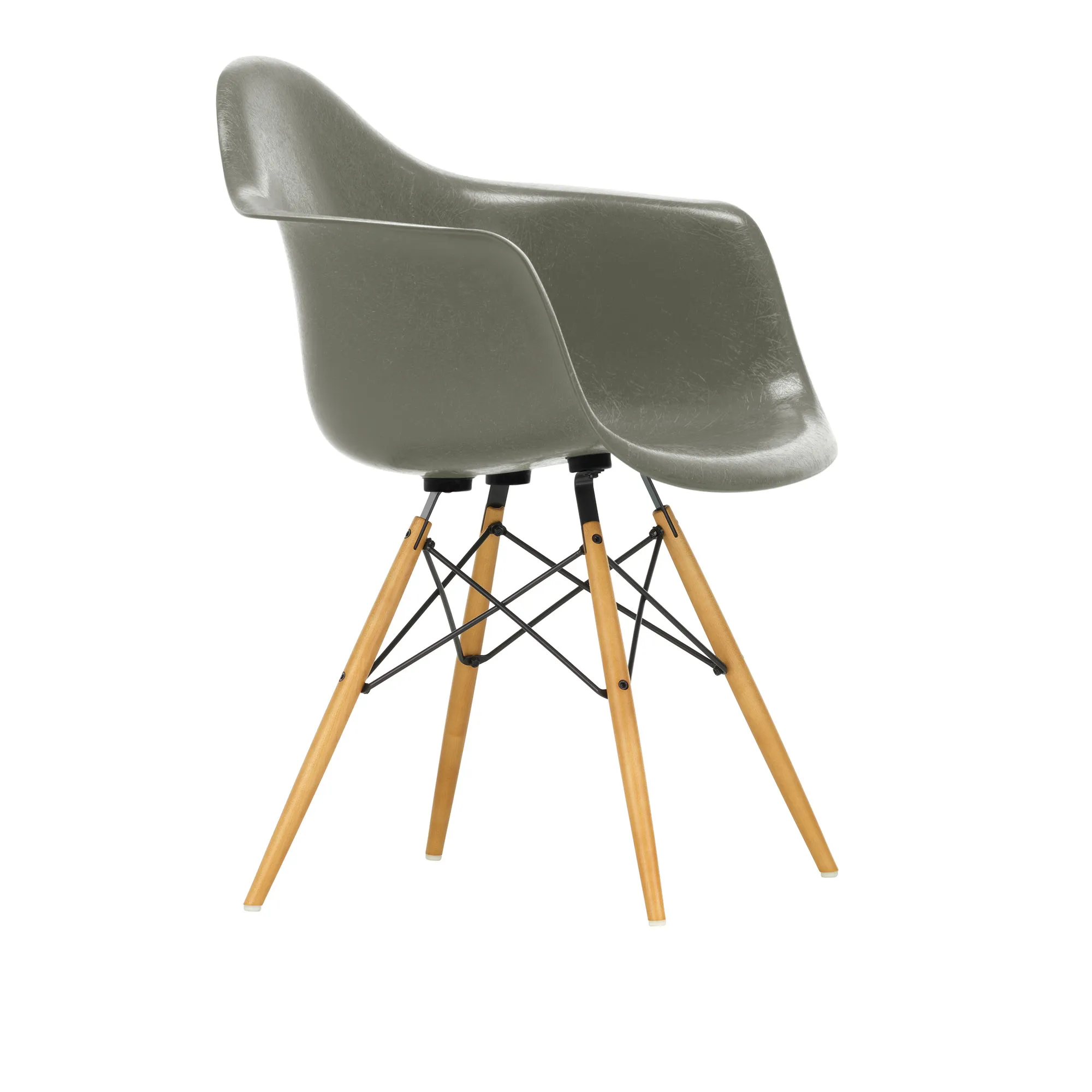 Eames Fiberglass Armchair DAW karmstol Golden Maple