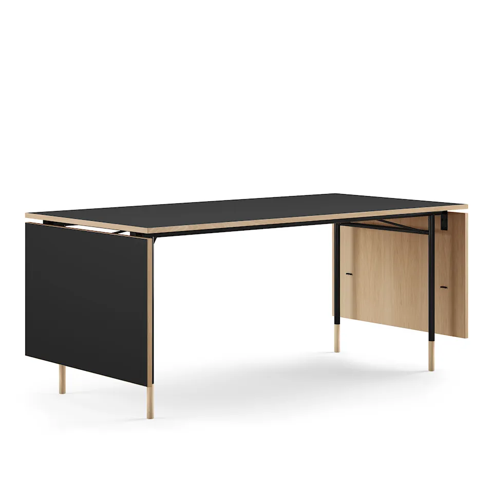 Nyhavn matbord med klaffar Black linoleum/clear oiled oak