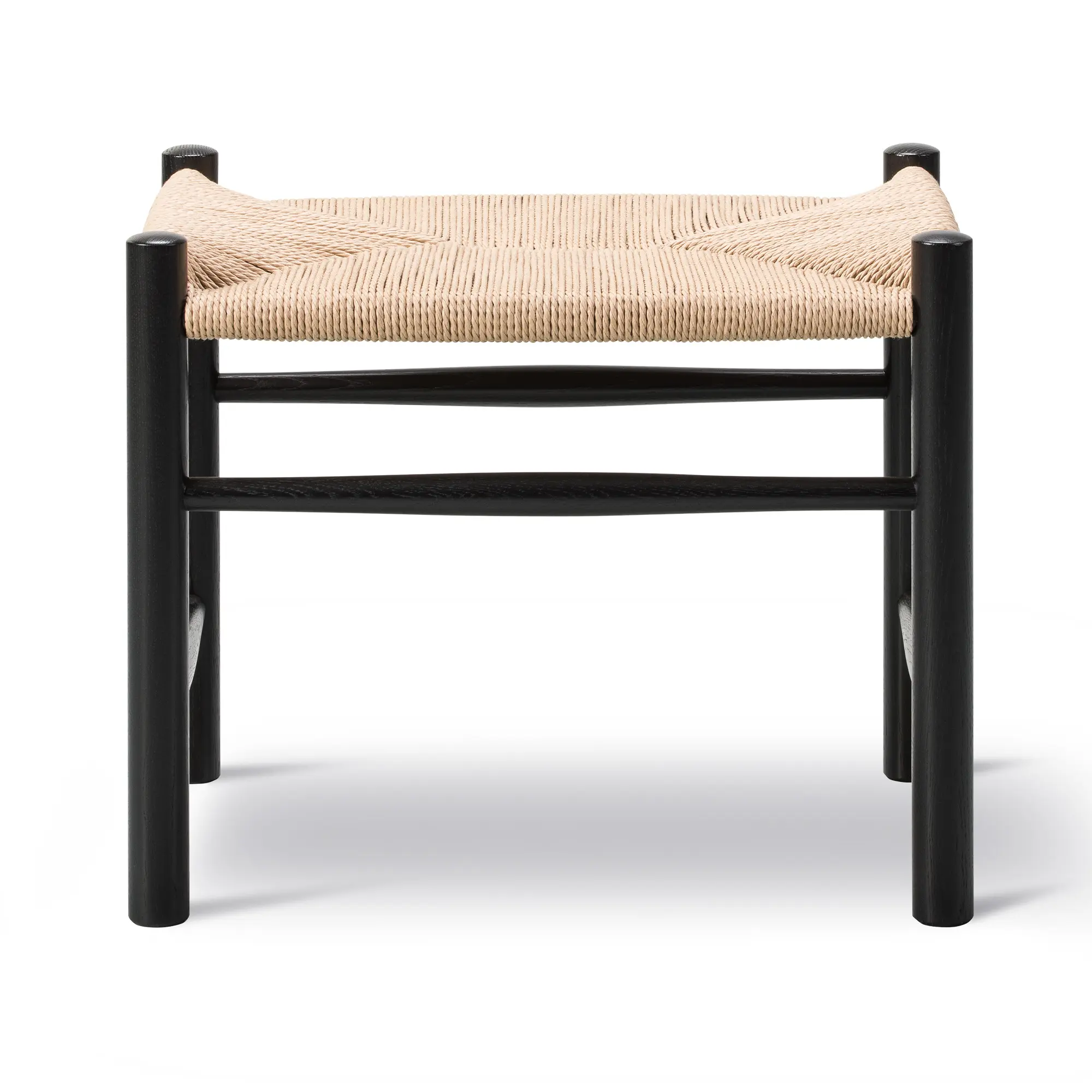 Wegner J16 Stool, Svartlackerad ek, Naturfärgad sits