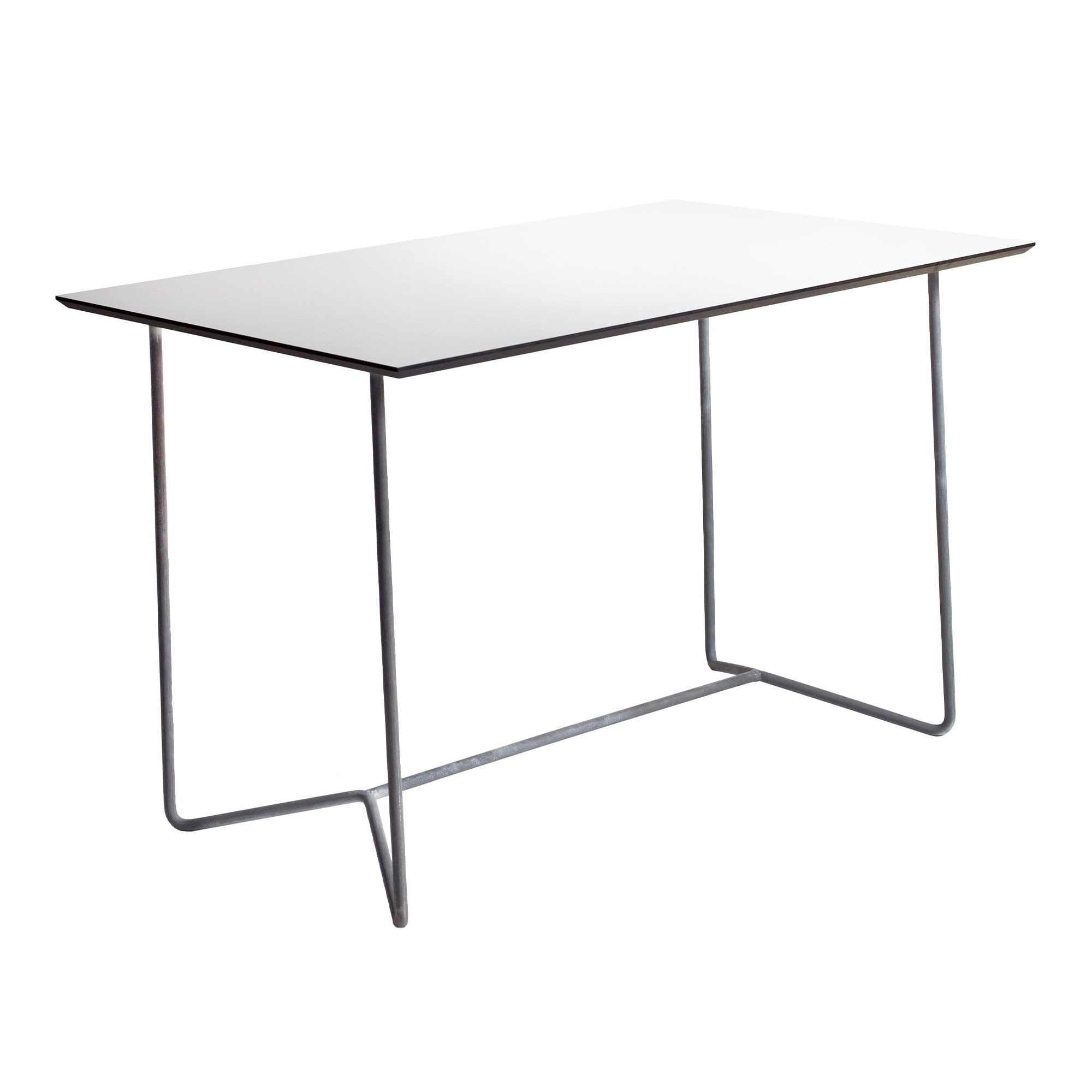Grythyttan Stålmöbler - Hight Tech bord 110x70 cm White Laminate With Hot Galvanized Steel Base - Matbord utomhus - Vit - Laminat/Metall | Utemöbler - Utebord - Matbord Utomhus | Möbelexperten