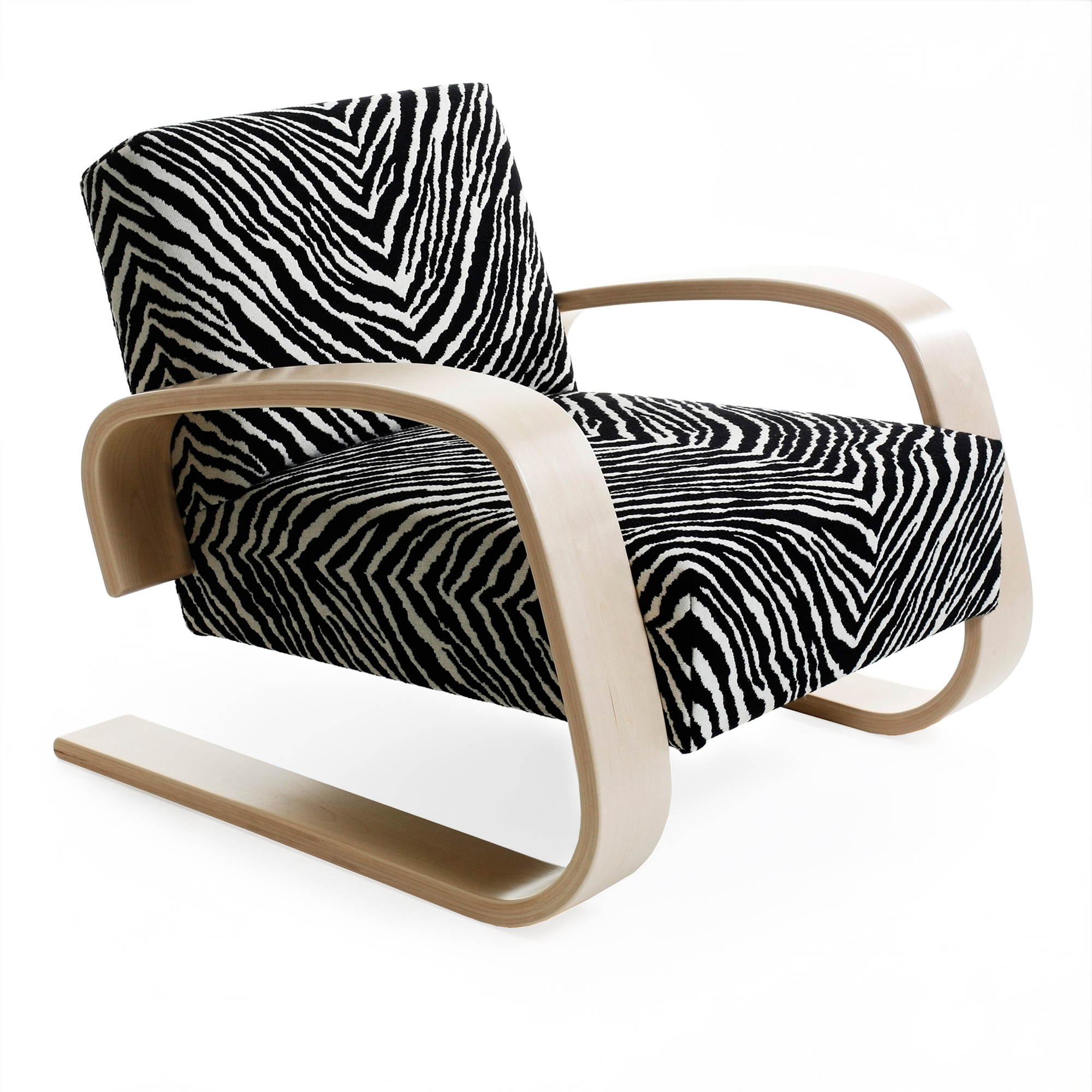 Artek - Tankstolen 400, Tyg, Zebra, Klarlackad björk - Fåtöljer - Alvar Aalto - Mönstrad,Svart,Vit - Trä | Möbler - Fåtöljer Och Puffar - Fåtöljer | Möbelexperten