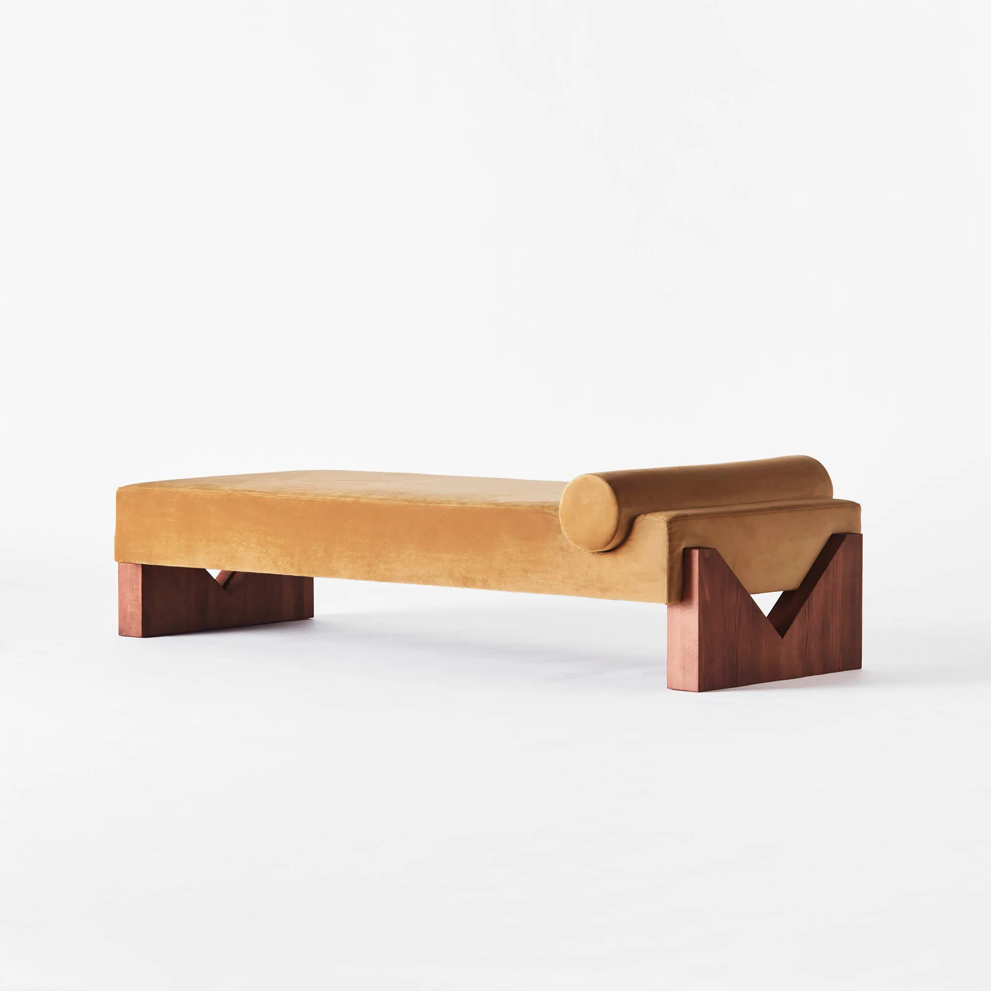 V Daybed