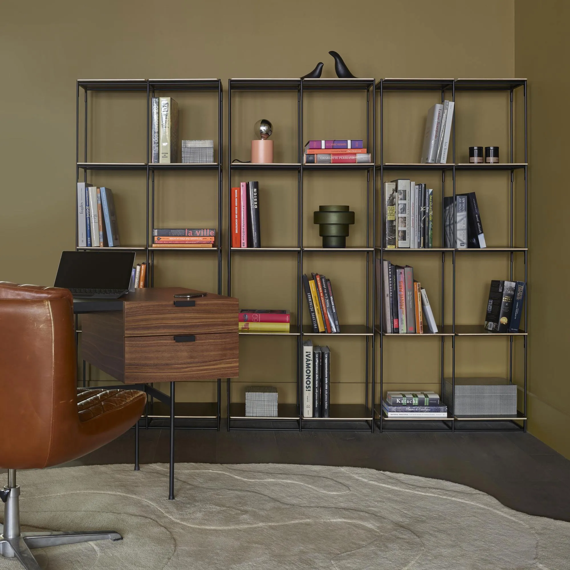 Tanis Desk