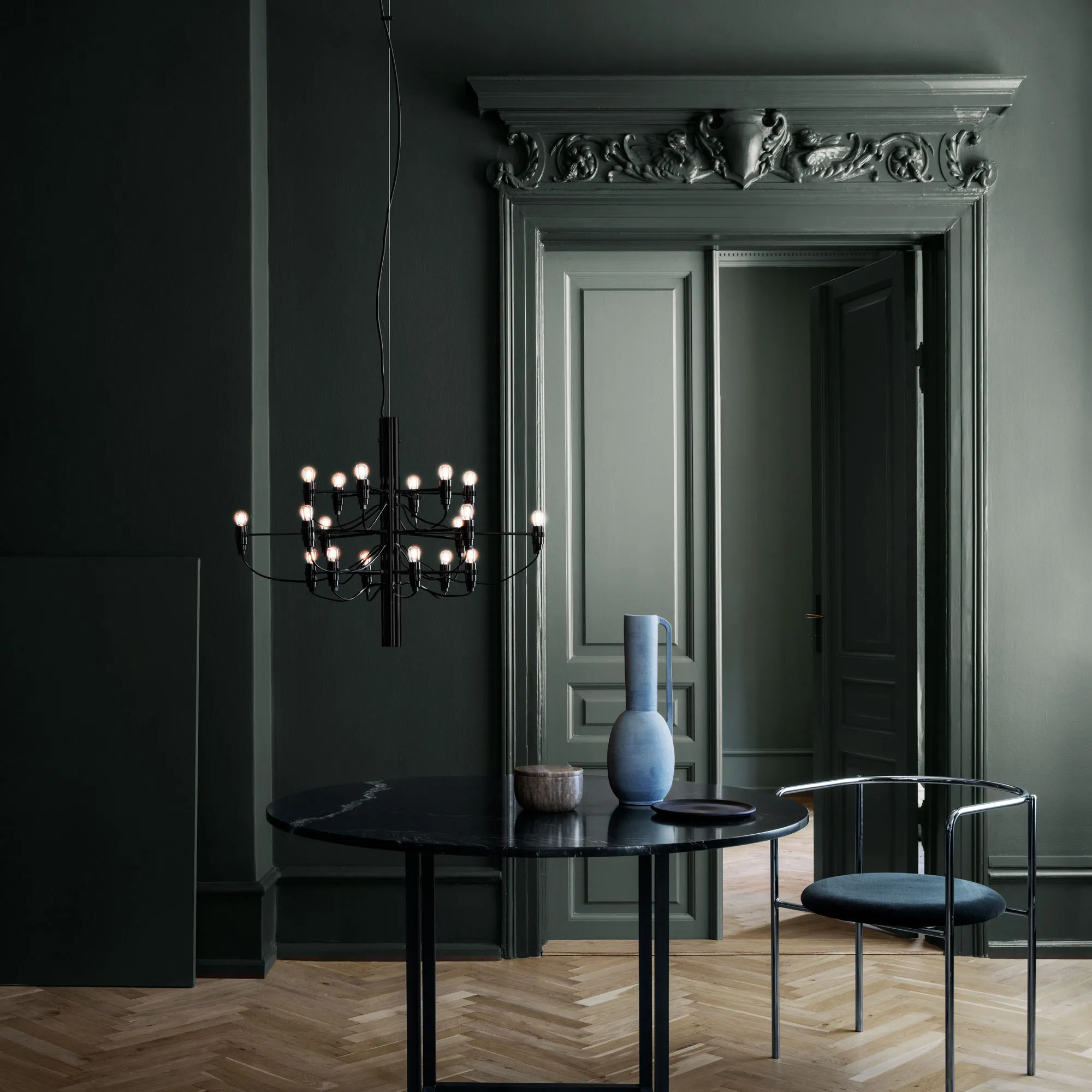 2097/50 Sarfatti Mattsvart
