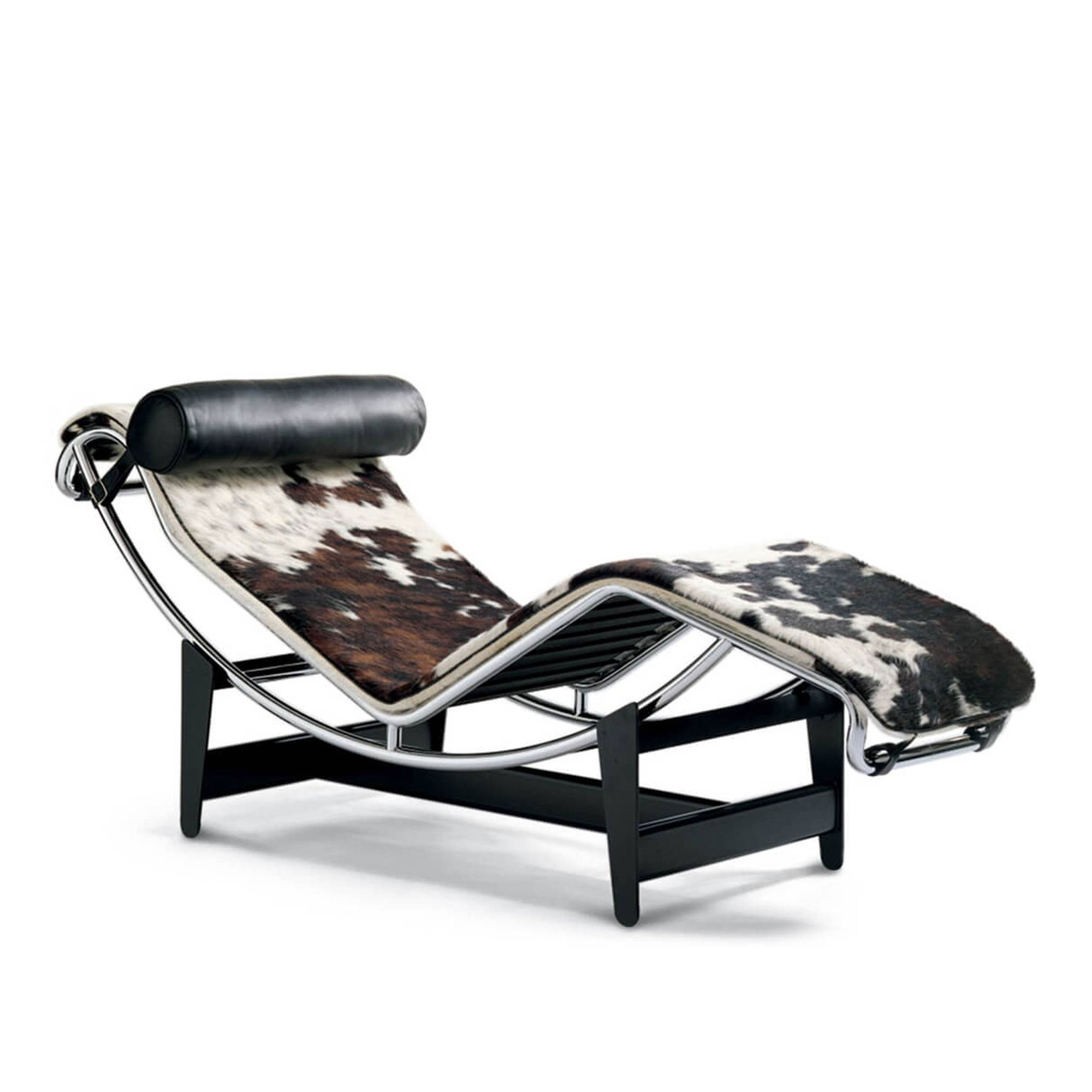 Cassina - LC4 Chaise Longue Hairyskin, Black/Brown/White 13Z229 - Liggfåtöljer - designer_charlotte_perriand,designer_le_corbusier,designer_pierre_jeanneret - Svart - Metall
