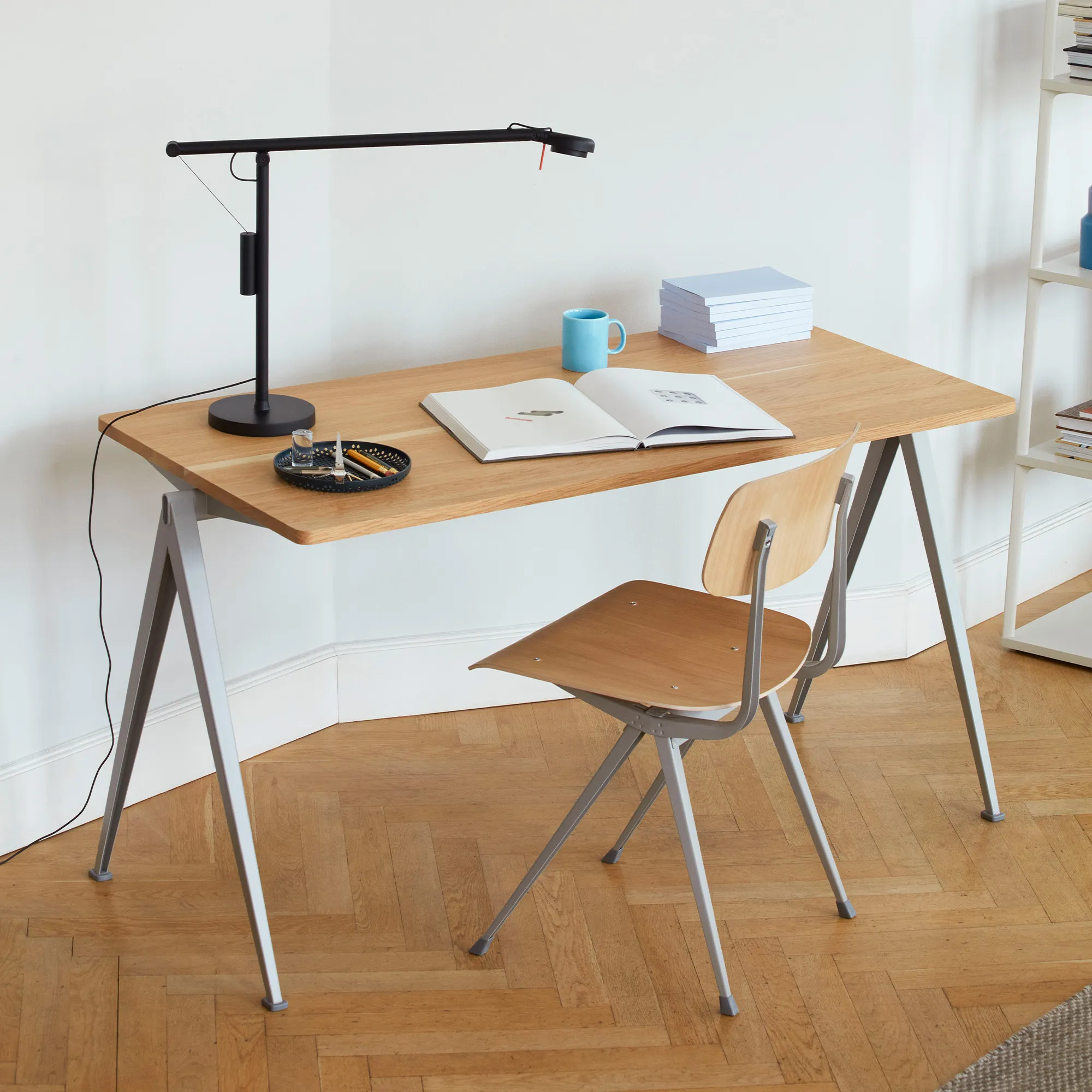 Pyramid bord 01 75 x 140 cm Black