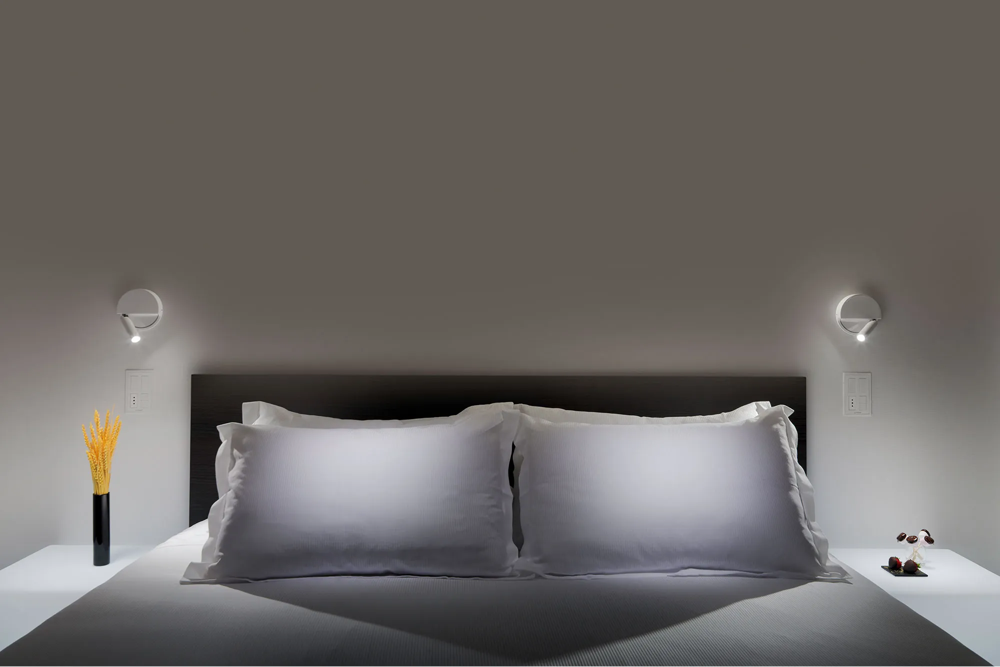 Ledtube R - Wall Lamp