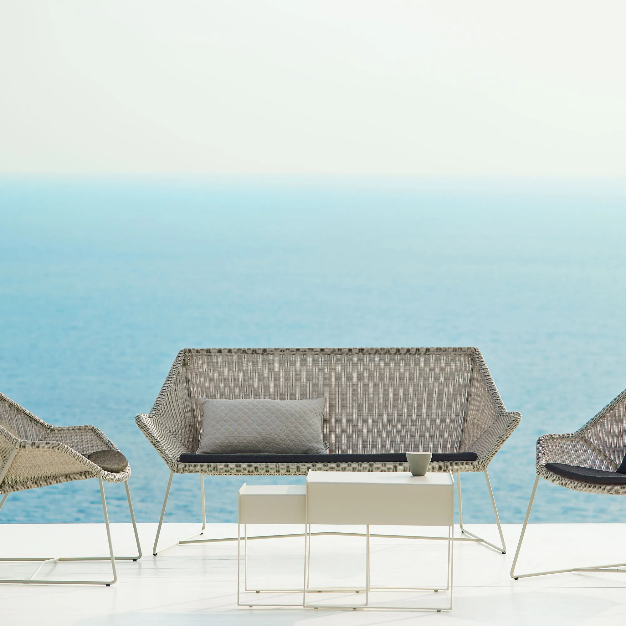 Breeze Lounge