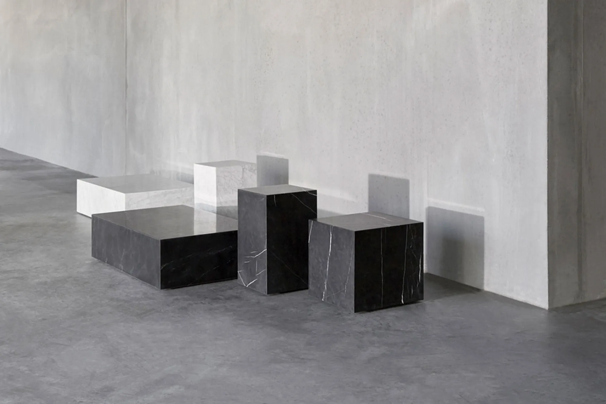 Plinth Cubic sidobord