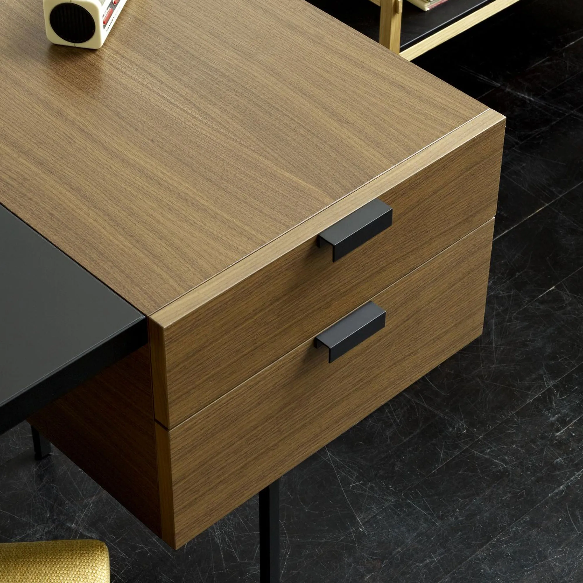 Tanis Desk