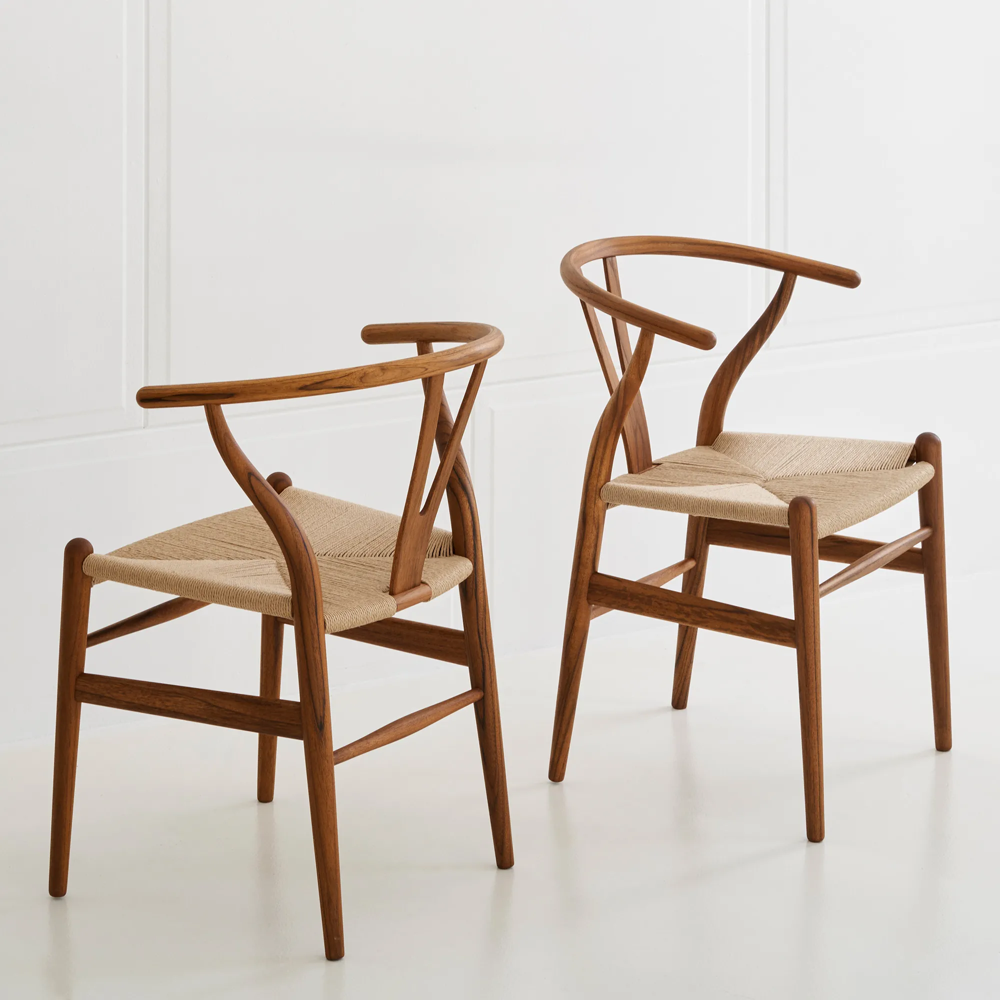 CH24 Y-stolen teak/naturflätat papperssnöre