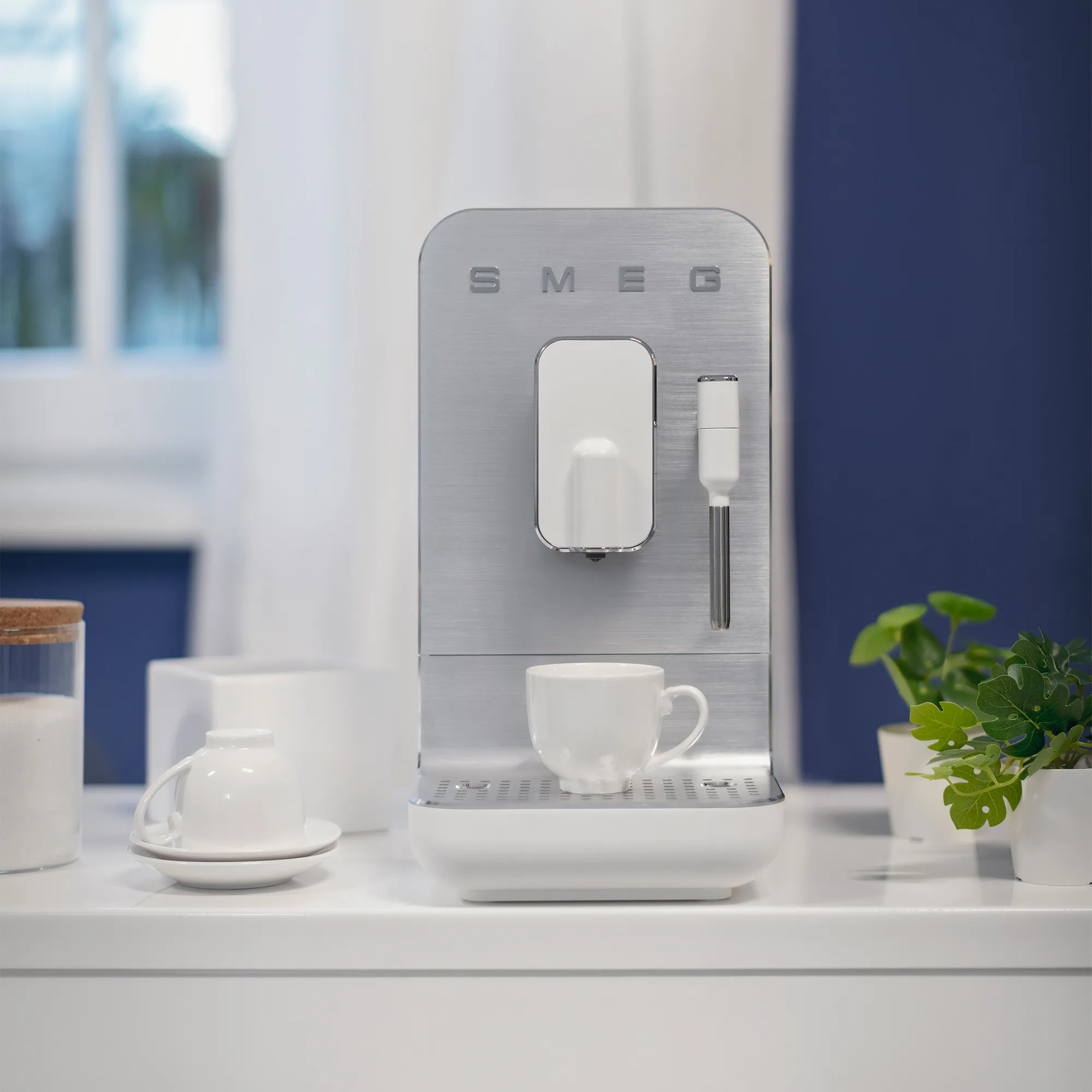 Smeg Automatic Coffee Machine With Steam Wand White