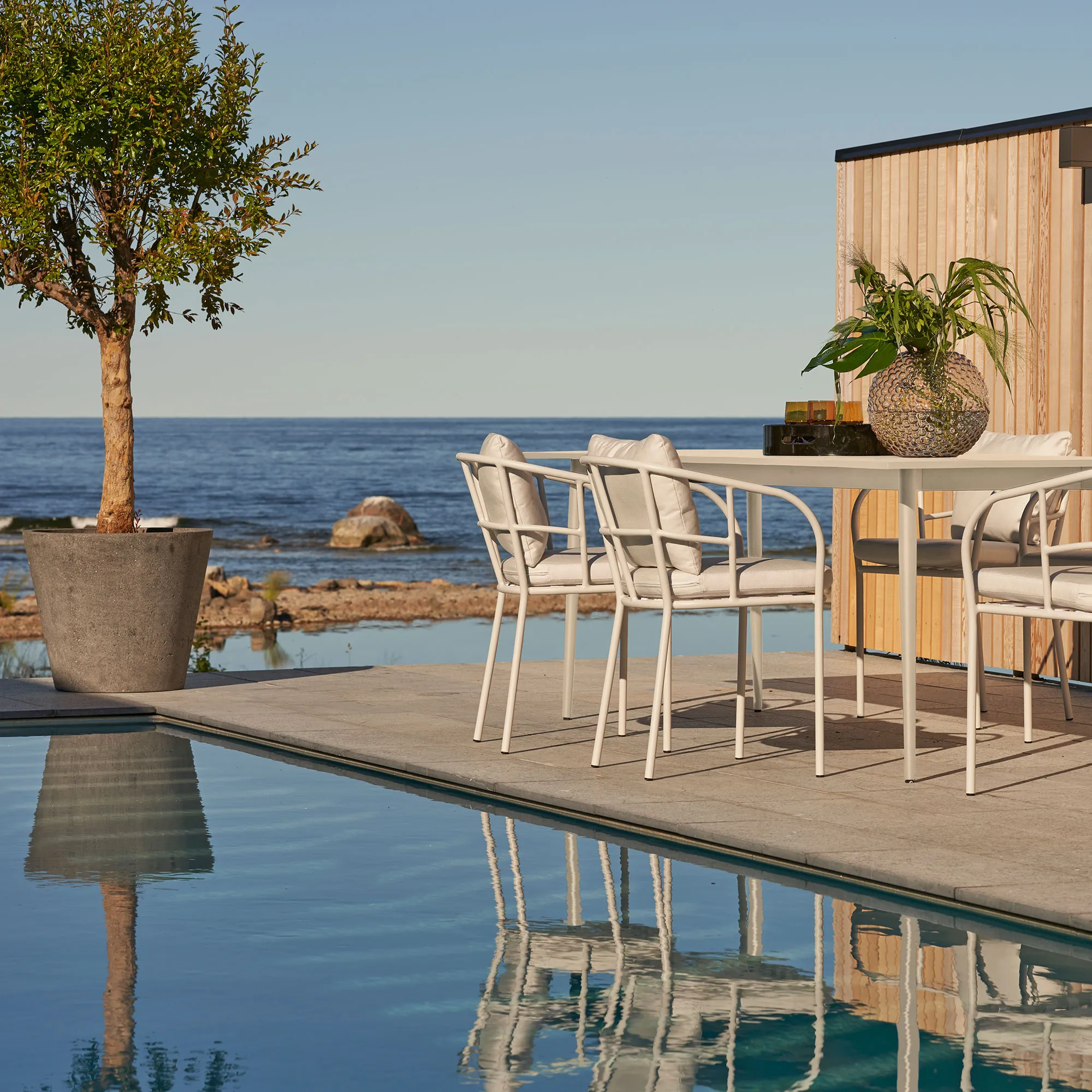 Saltö Dining Table