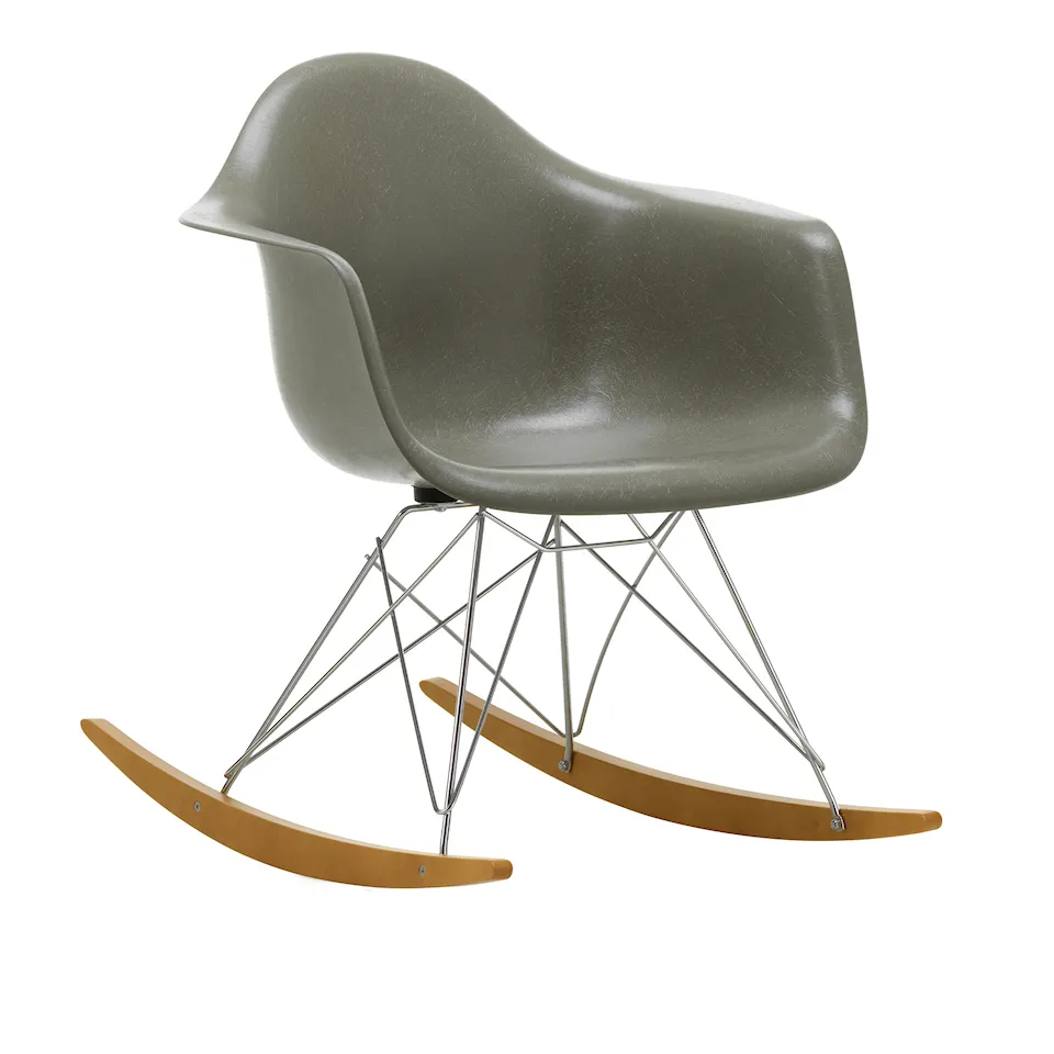Eames Fiberglass Armchair RAR gungstol Chrome/Golden Maple