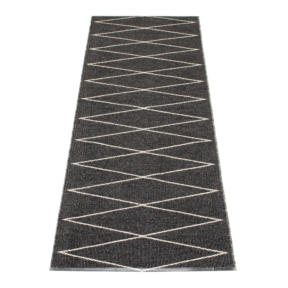 pappelina - max black/vanilla 70x160 cm - plastmattor - lina rickardsson - svart,vit