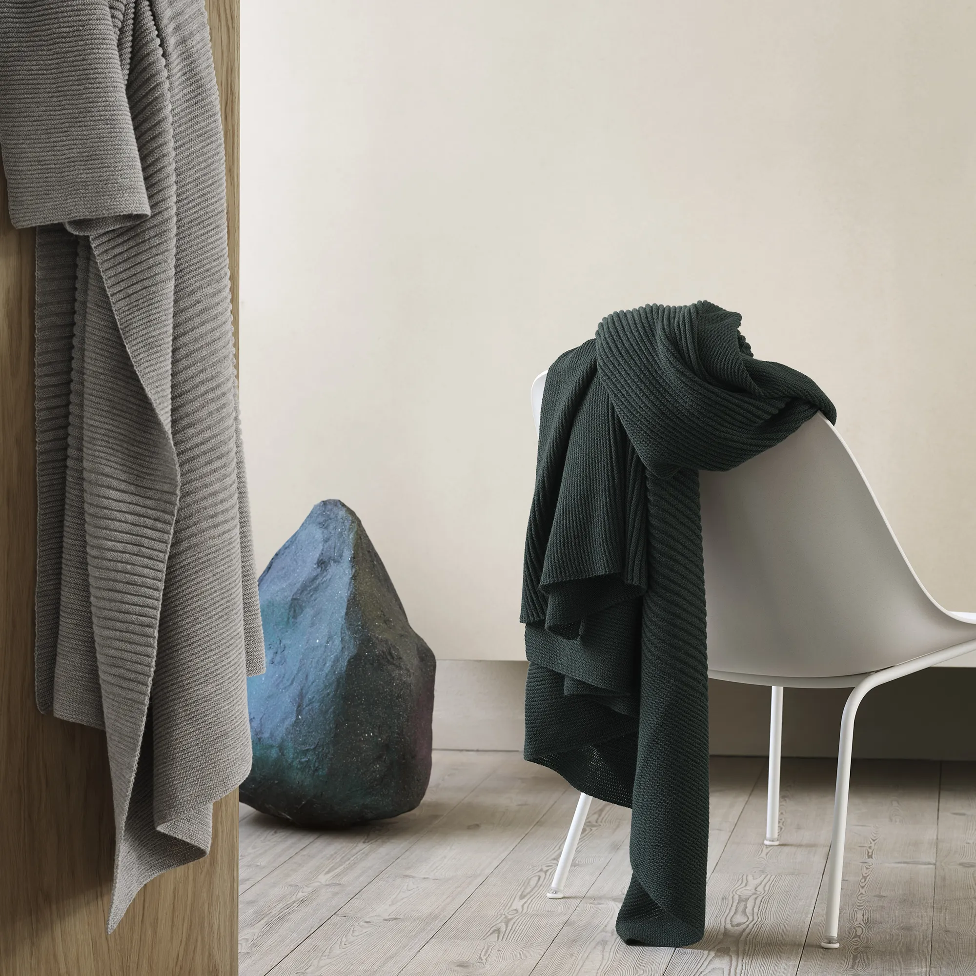 Fiber Lounge Chair Tube Base