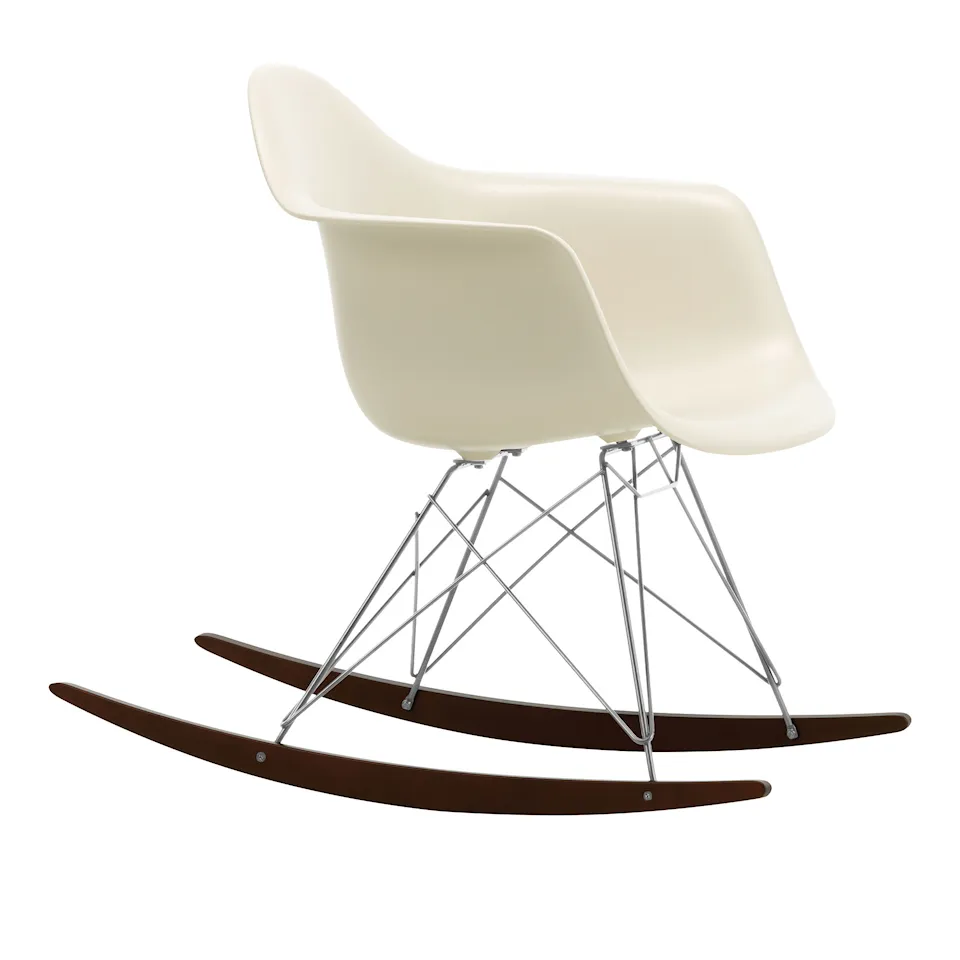 Eames RE Plastic Armchair RAR gungstol Chrome/Dark Maple