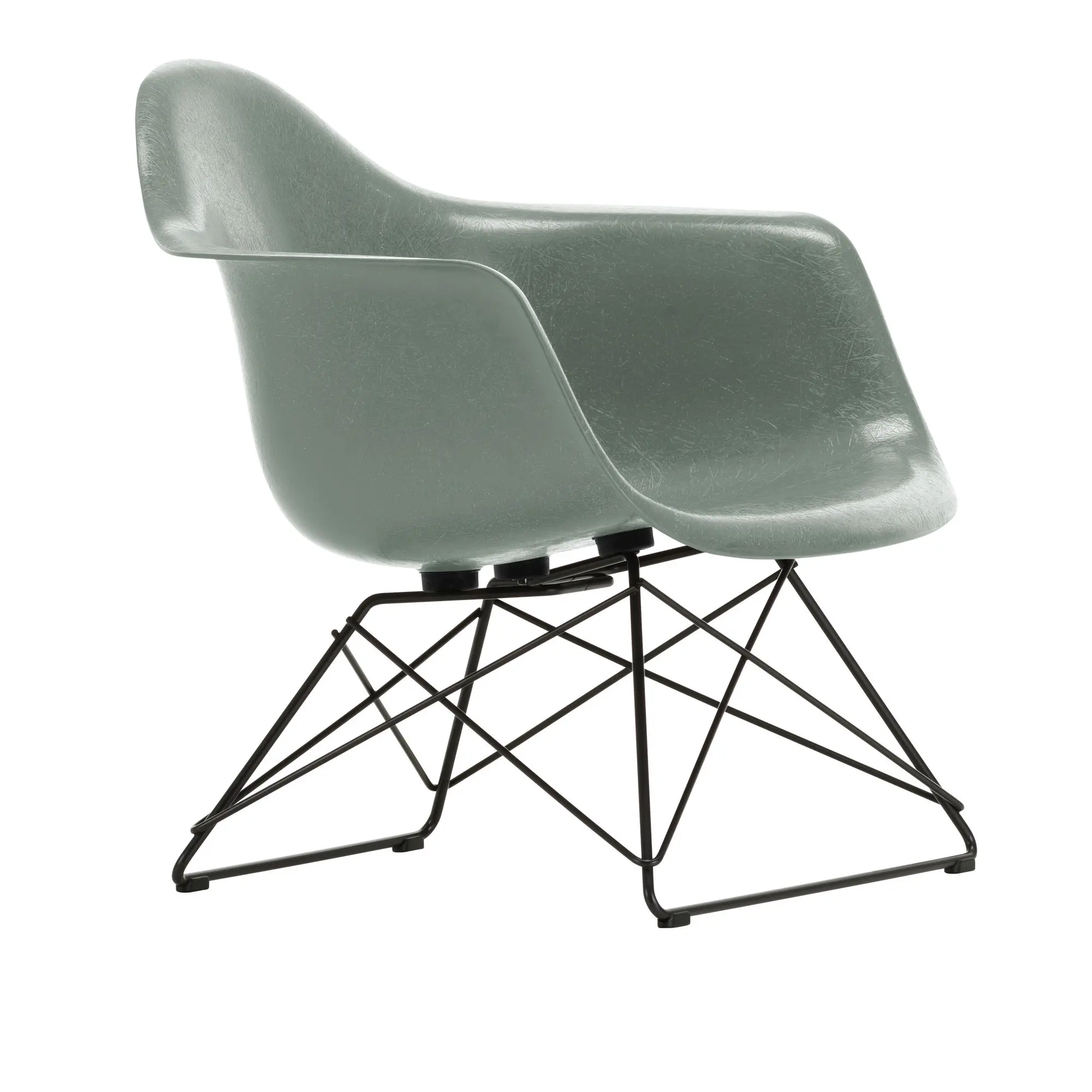 Eames Fiberglass Armchair LAR lenestol Basic Dark
