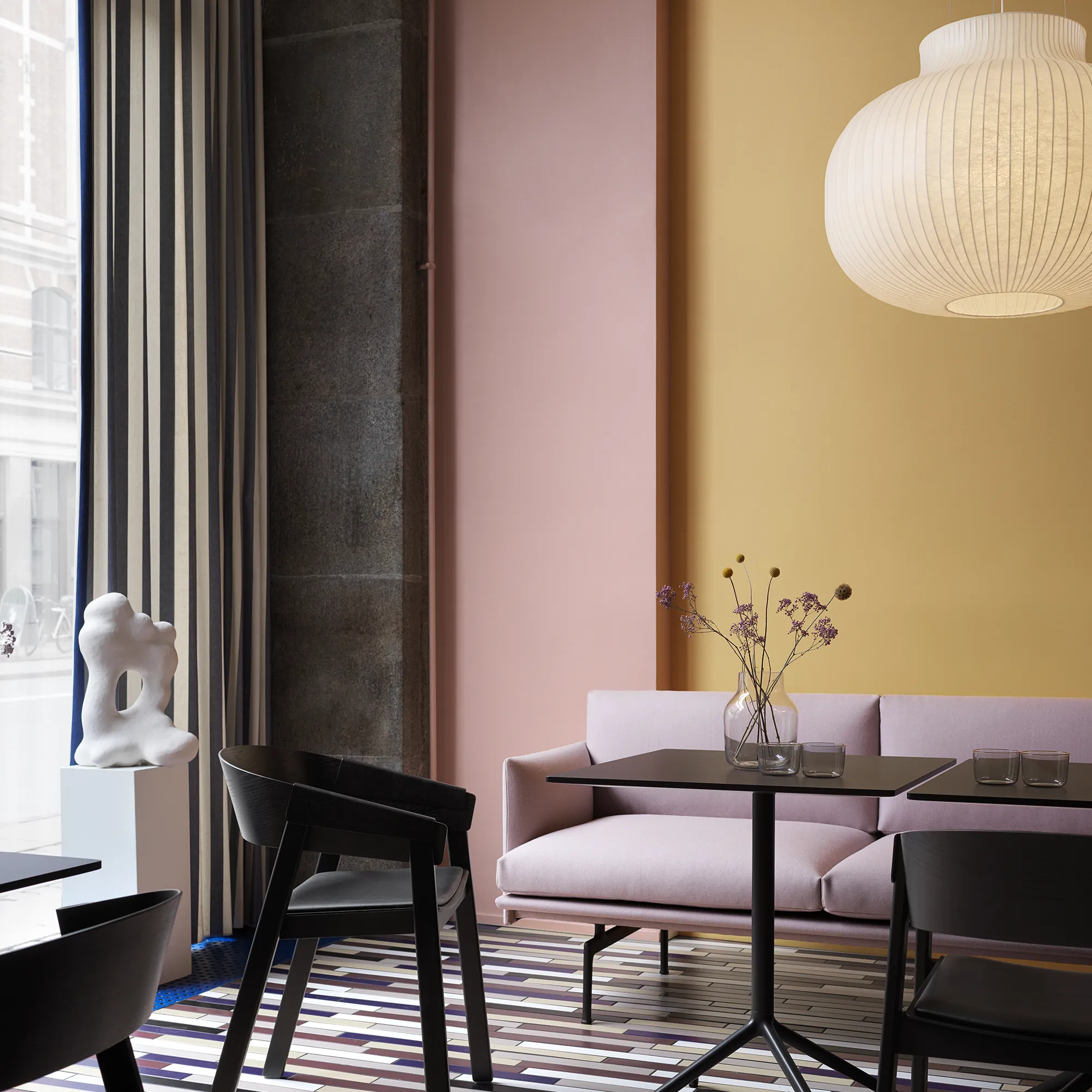 Outline Sofa - 2-sits