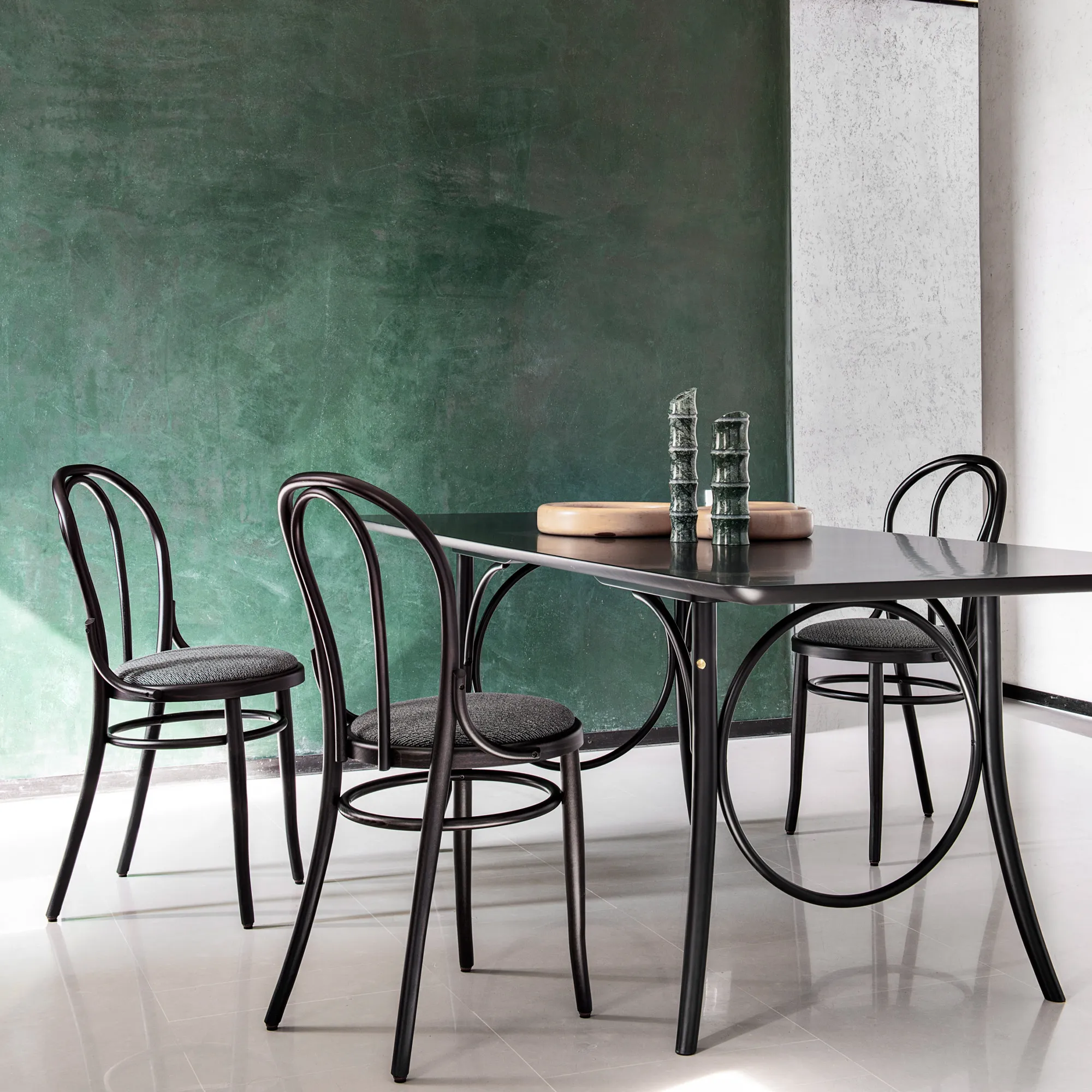 Ring Dining Table
