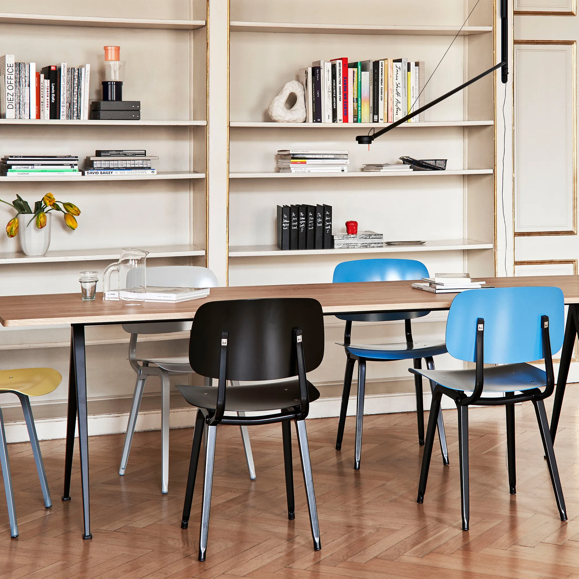 Pyramid bord 02 190 cm Black