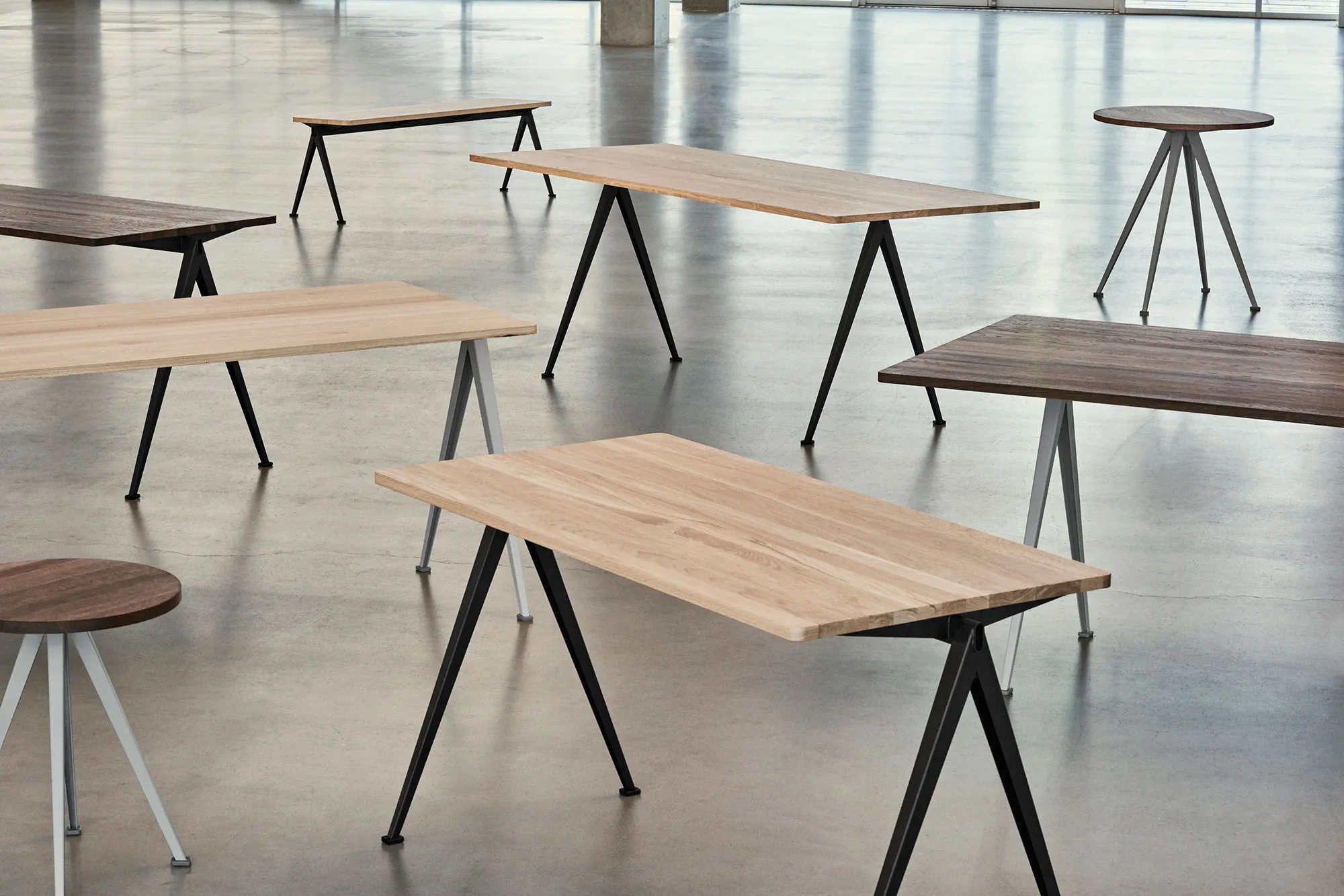 Pyramid bord 01 75 x 140 cm Black